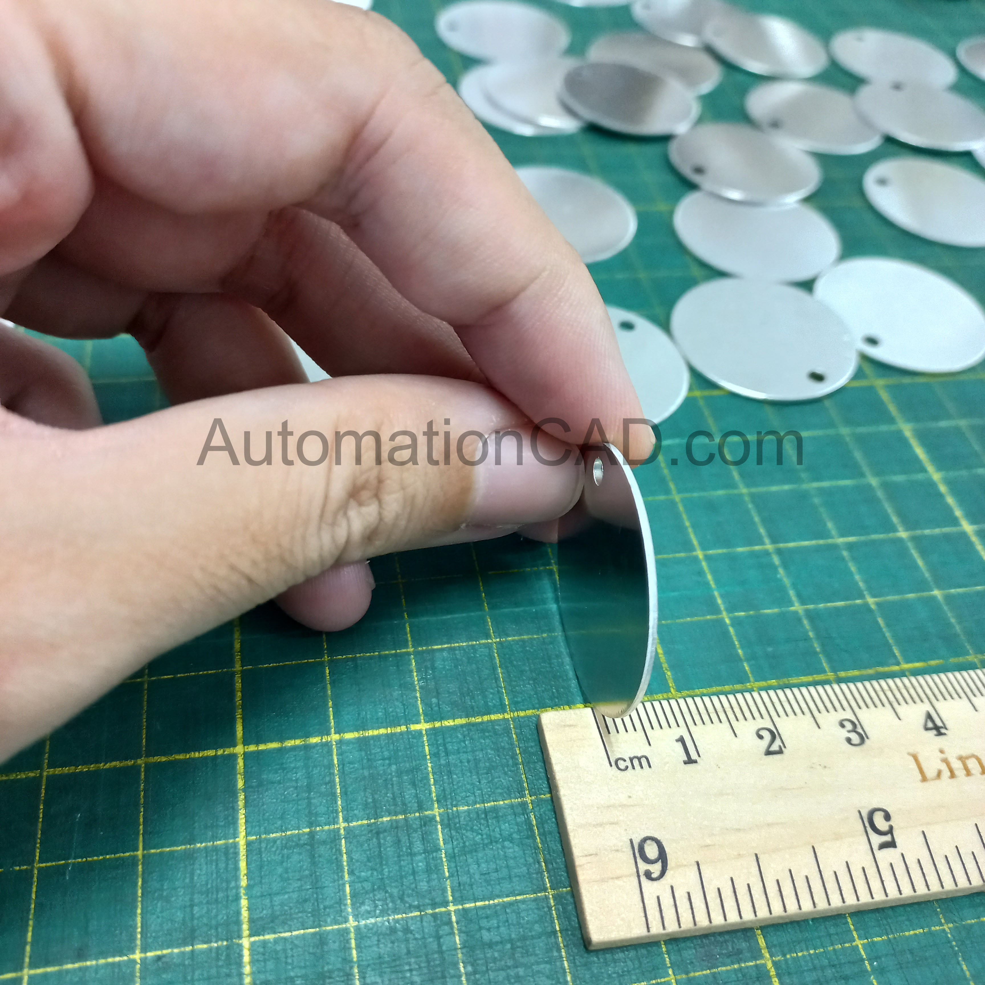 แท็กอะลูมิเนียม แบบกลม เส้นผ่าศูนย์กลาง 3 เซนติเมตร หนา 1 mm ป้ายแท็ก Name Tag ป้ายชื่อ