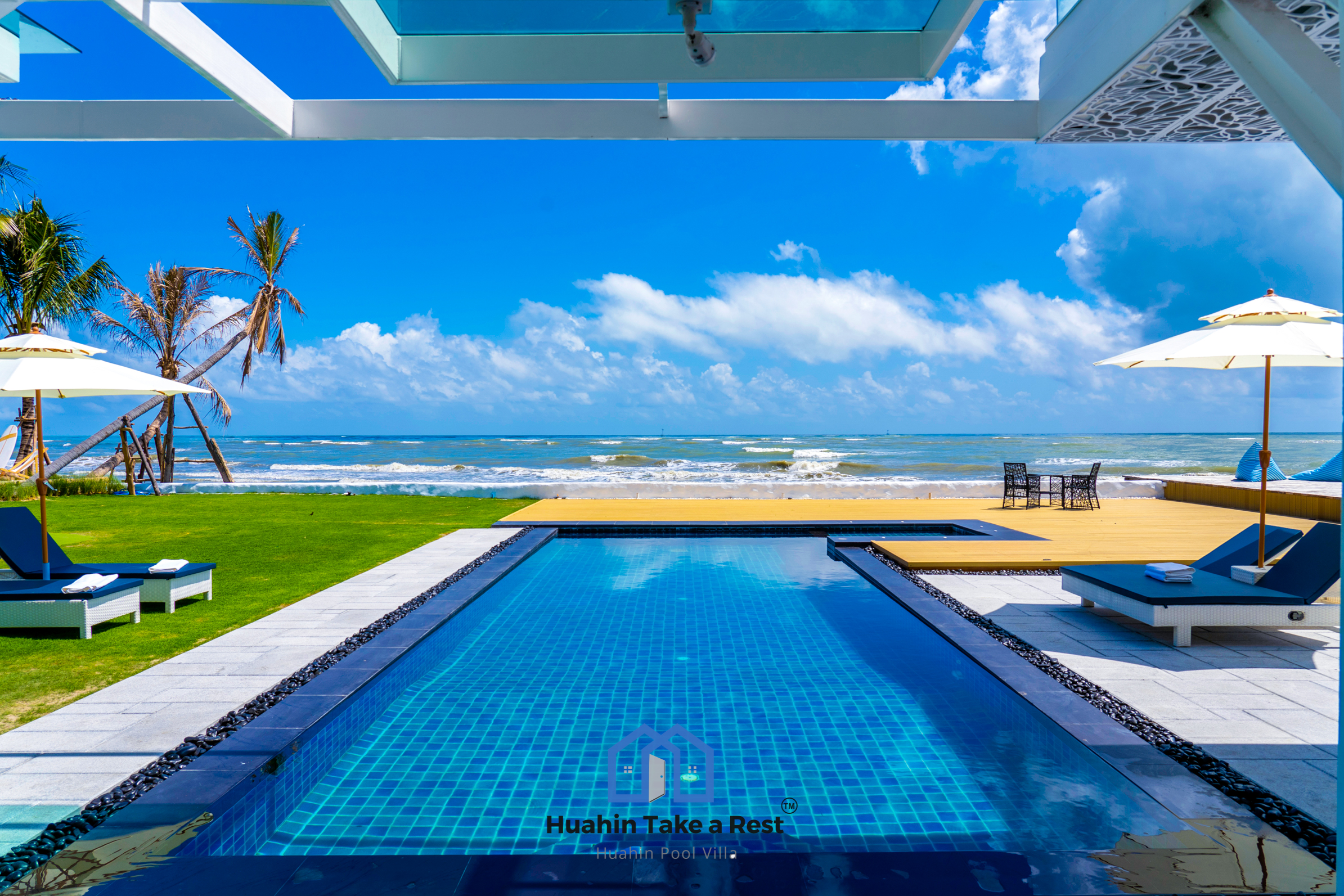 HR15051 บ้านพักติดทะเล The Colonial Beach สามร้อยยอด