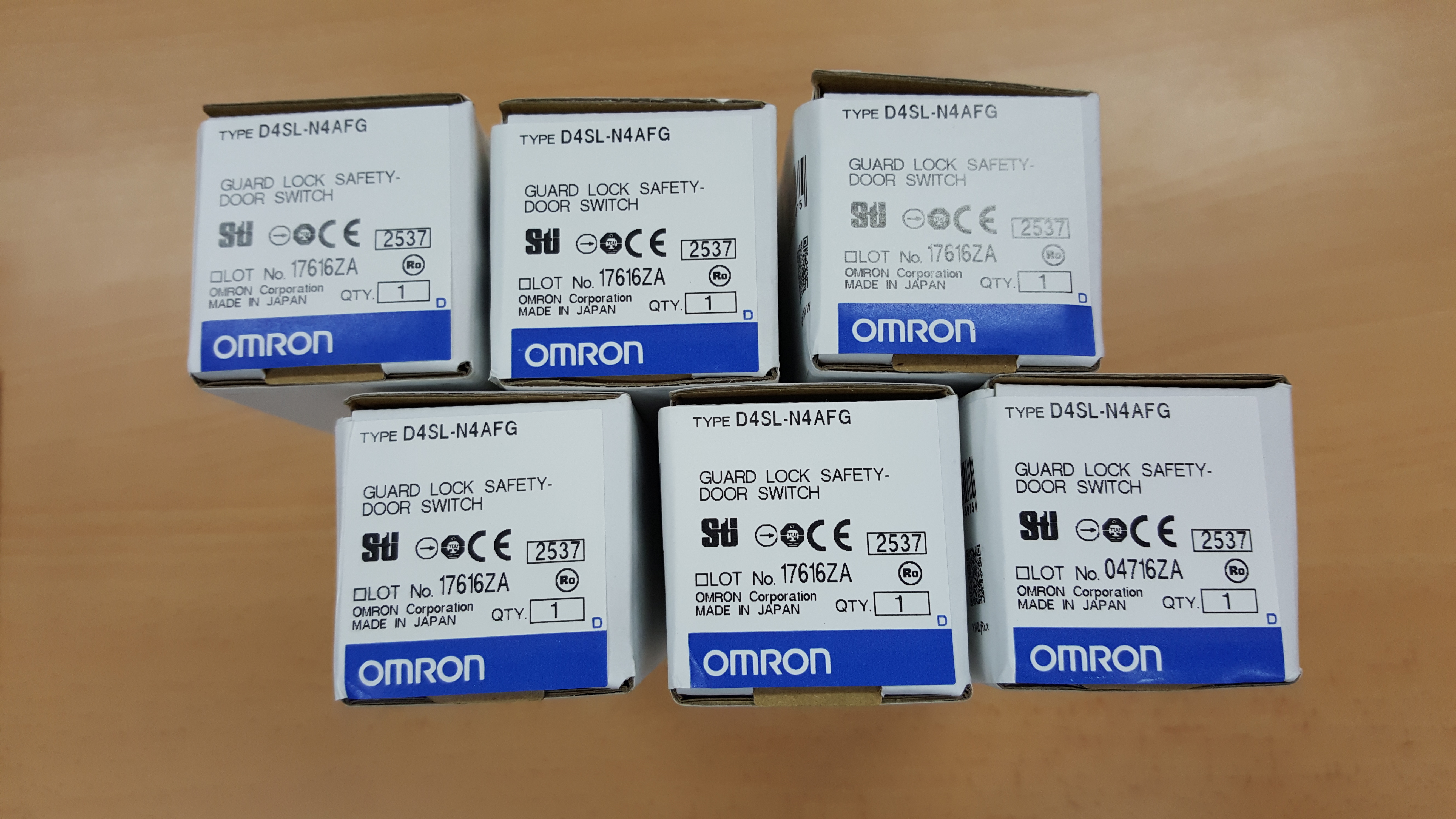 เซฟตี้ล็อคประตู OMRON สำหรับระบบ AUTOMATION - SAFETY DOOR SWITCH, D4SL， DOOR SAFETY LOCK ,