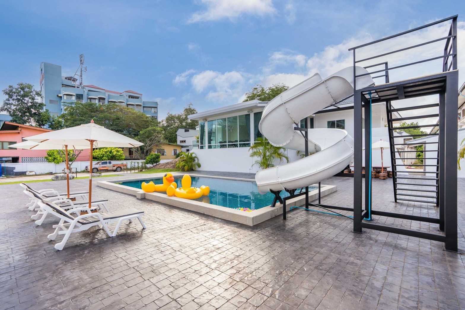 HR15067 บ้านพักใกล้ทะเลชะอำ The Great Beach Pool Villa Cha Am