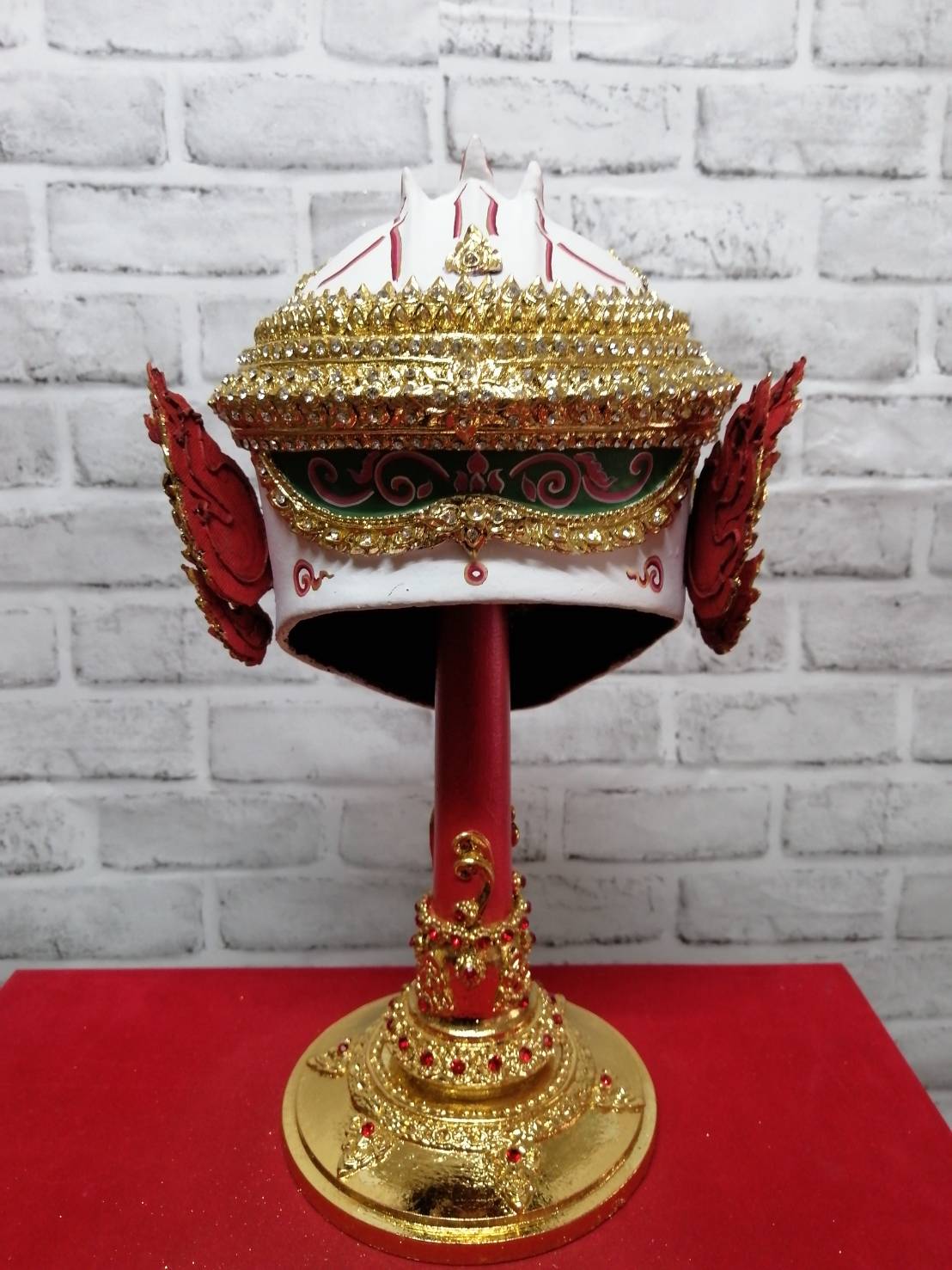 หนุมาน ขนาดผลส้มโอ (งานกระดาษ) เกรดพรีเมี่ยม พร้อมฐานปิดทองประดับเพชร