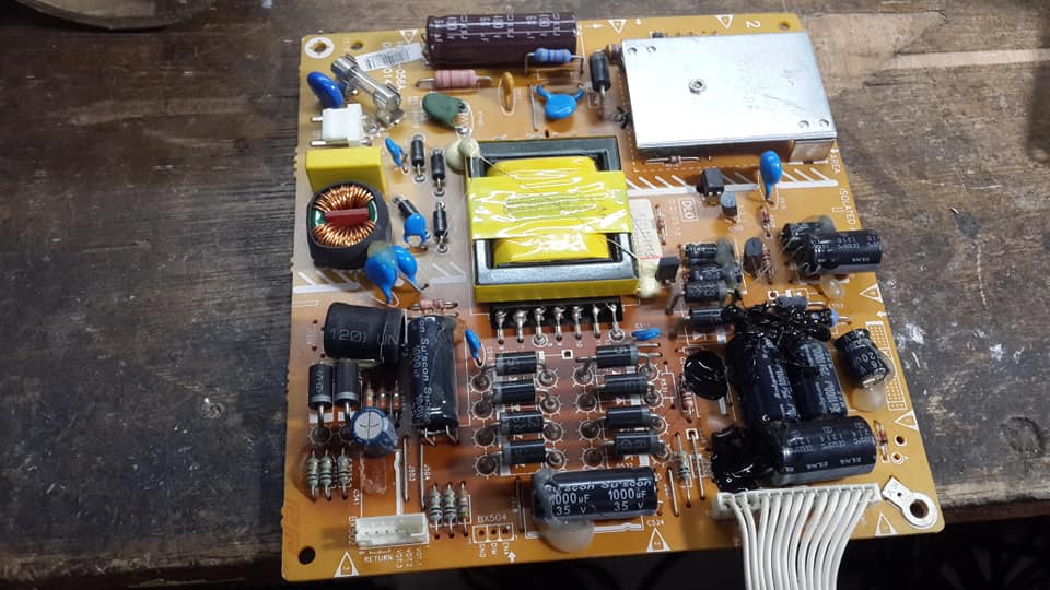 บรอดซัพพลาย โพลีตรอน PLD-32D900