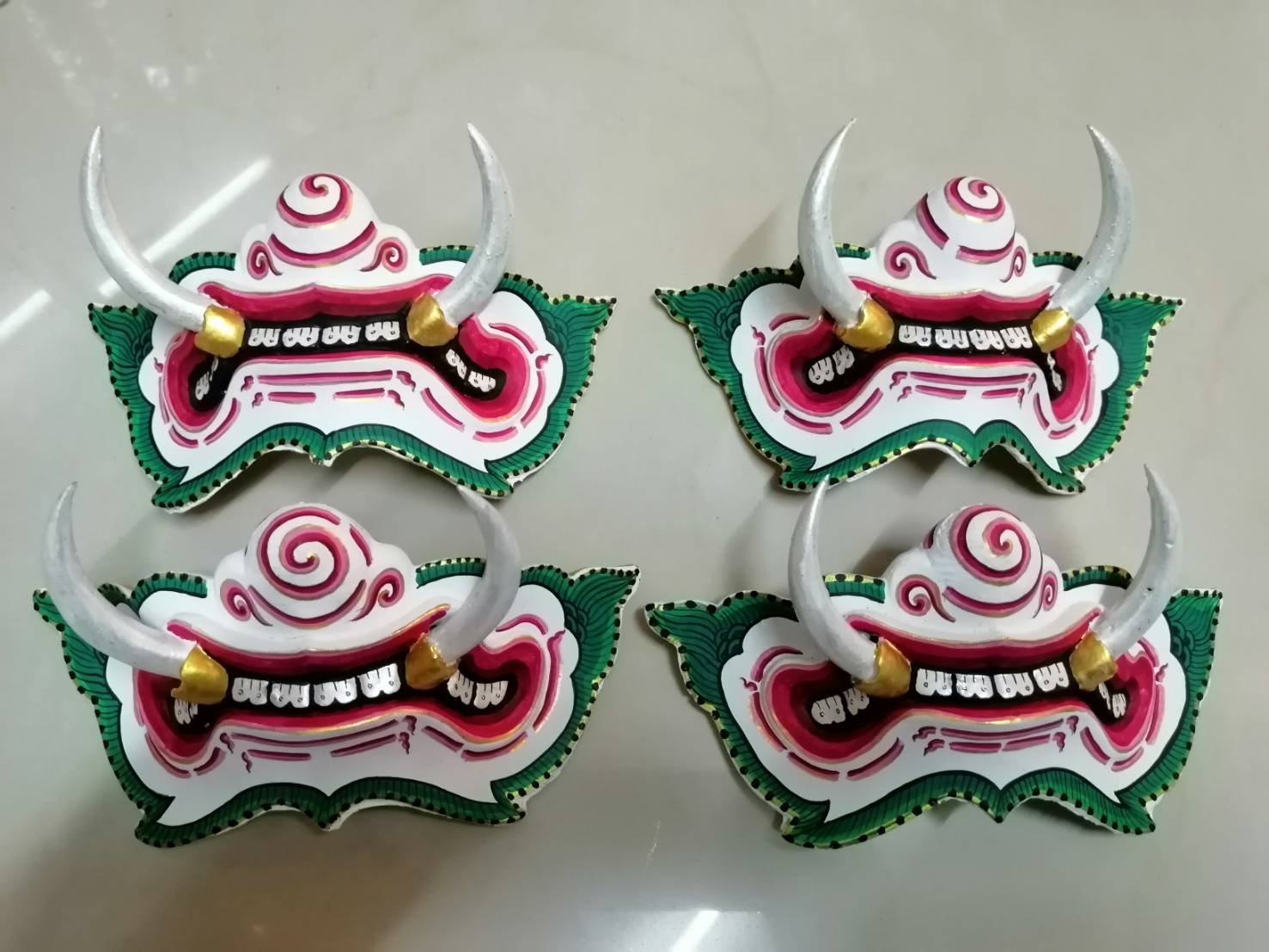 หน้ากากยักษ์