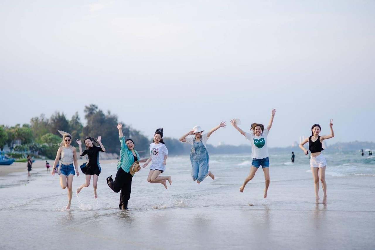 HR15076 บ้านพักติดทะเลหัวหิน The Luxe Beach Villa