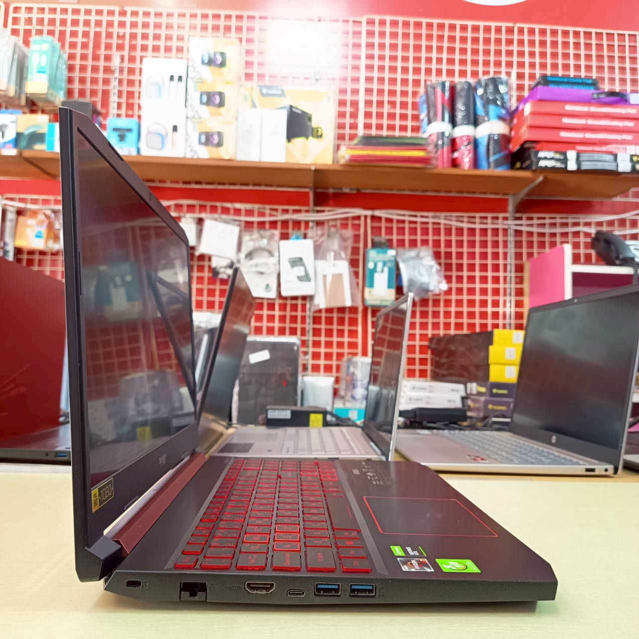 ACER NITRO 5 AN515-43-R1QY สภาพเครื่อง 85%