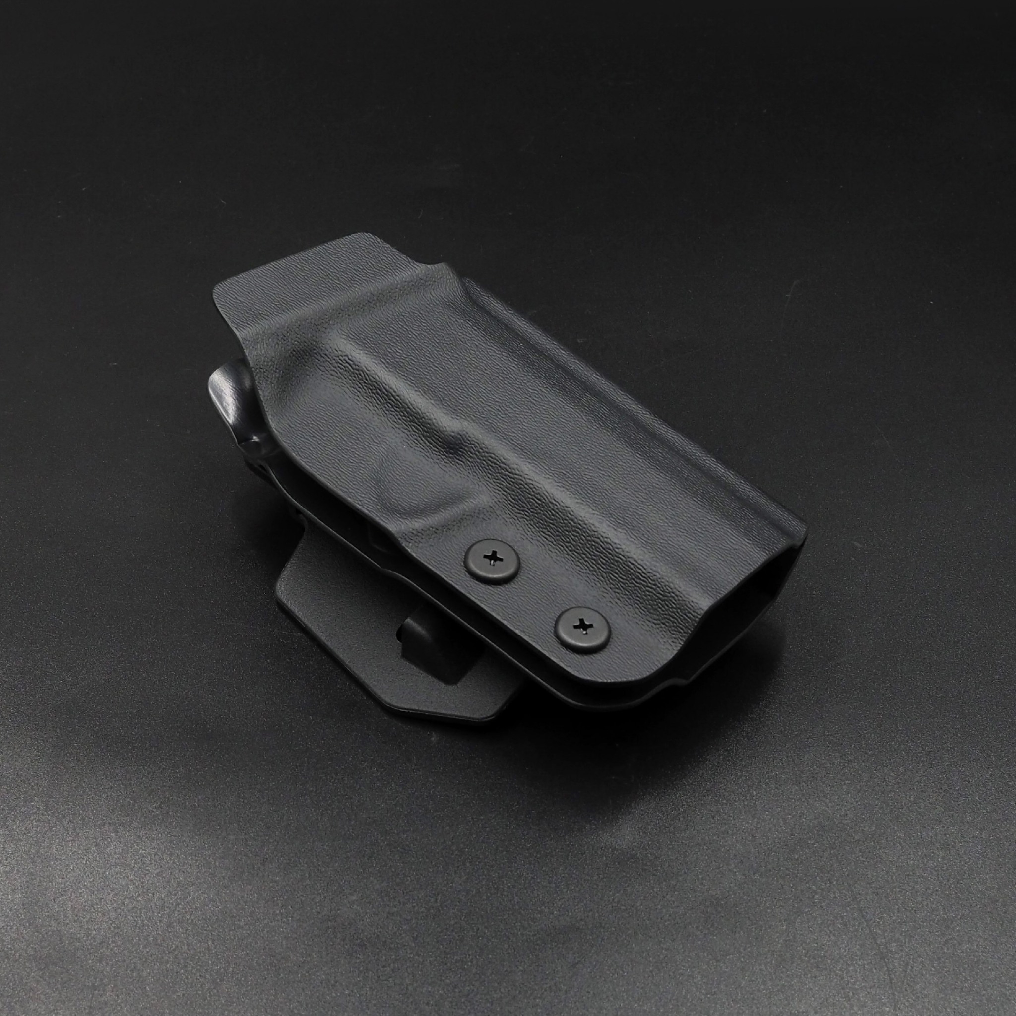 New. ซองพกนอก KYDEX P365 XL (Warriorland ) ( OWB Kydex Holster Warriorland ) 🍁แผ่น Kydex นำเข้าจาก USA หนา 2 mm. 🍁ตัวยึดเข็มขัดเพลทเหน็บ เข้ากับเข็มขัดขนาด 1.5-1.75 นิ้ว 🍁ออกแบบให้รองรับ Red dot 🍁ตัวซองสามารถปรับองศาได้ 0-1