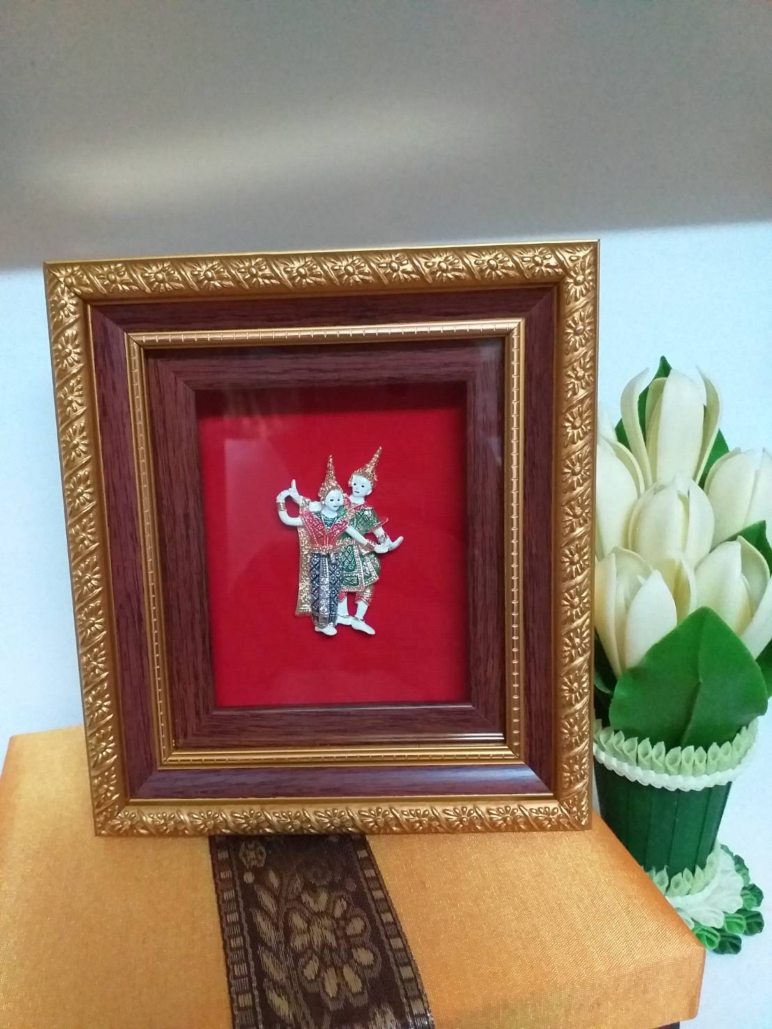 กรอบรูปโขนรามเกียรติ์ และเอกลักษณ์ไทยๆ พร้อมกล่องผ้าไหม