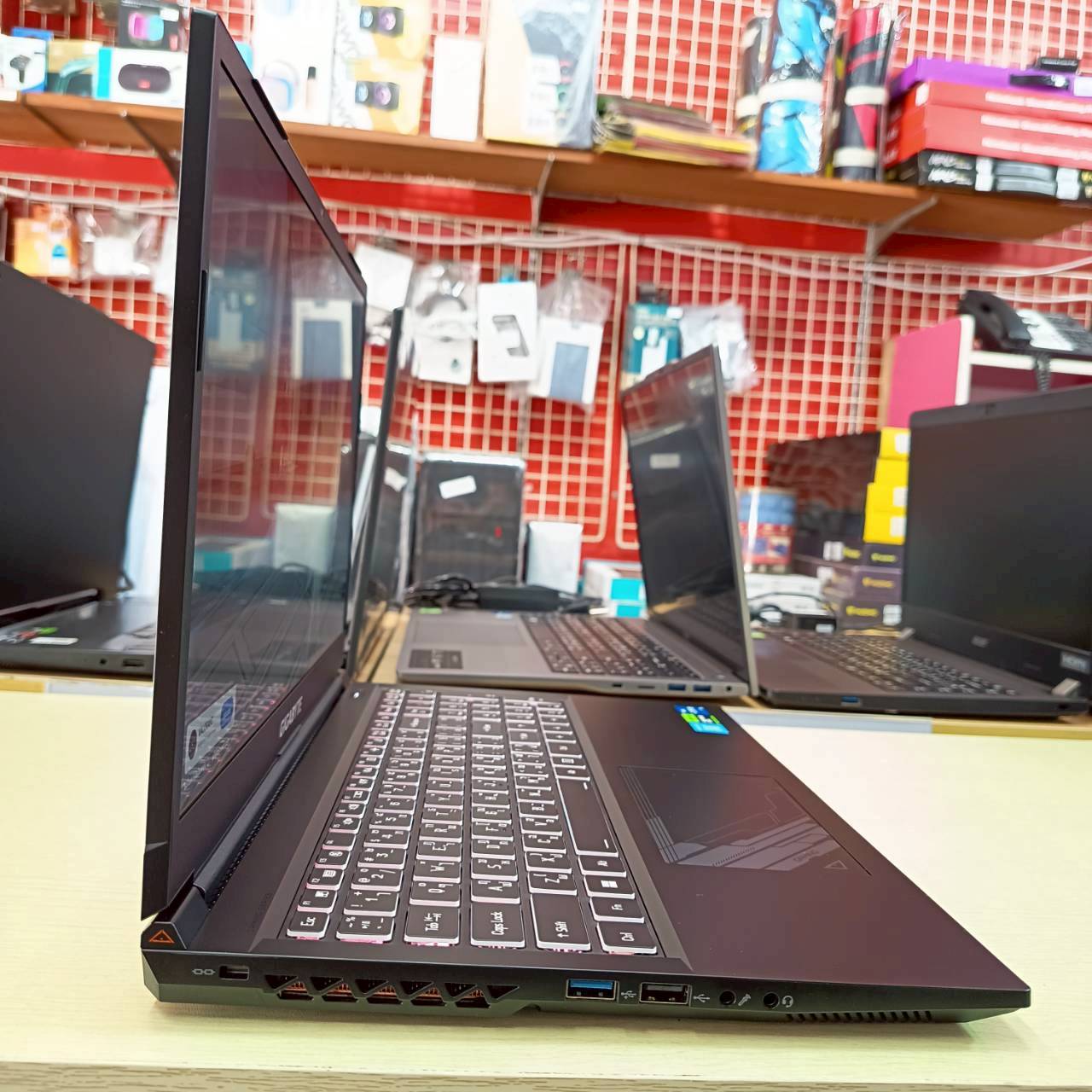 GIGABYTE G5 MF สภาพเครื่อง 95%