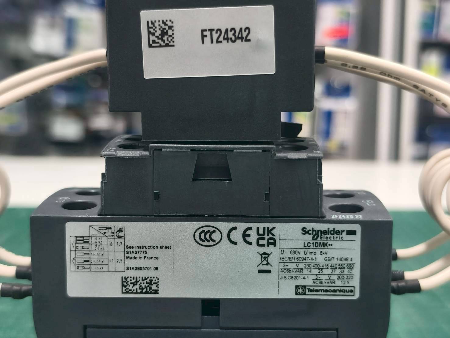 LC1DMKM7 คอนแทคเตอร์สำหรับคาปาซิเตอร์ SCHNEIDER Capacitor contactor LC1D09M7 coil 220VAC 25kVAR at 400/415V