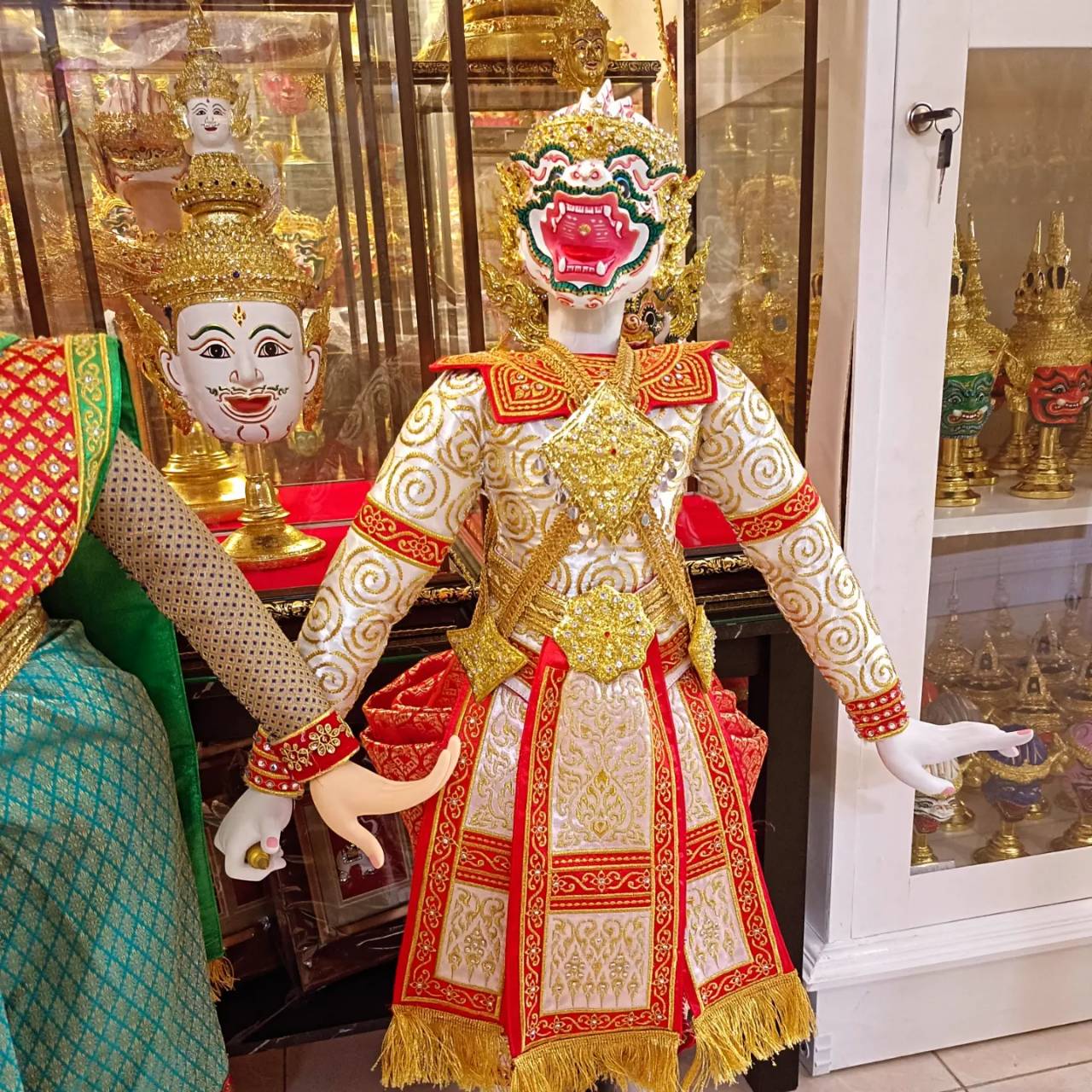 หุ่นละครเล็ก หนุมาน สำหรับตั้งโชว์ ขนาด 60 ซม.