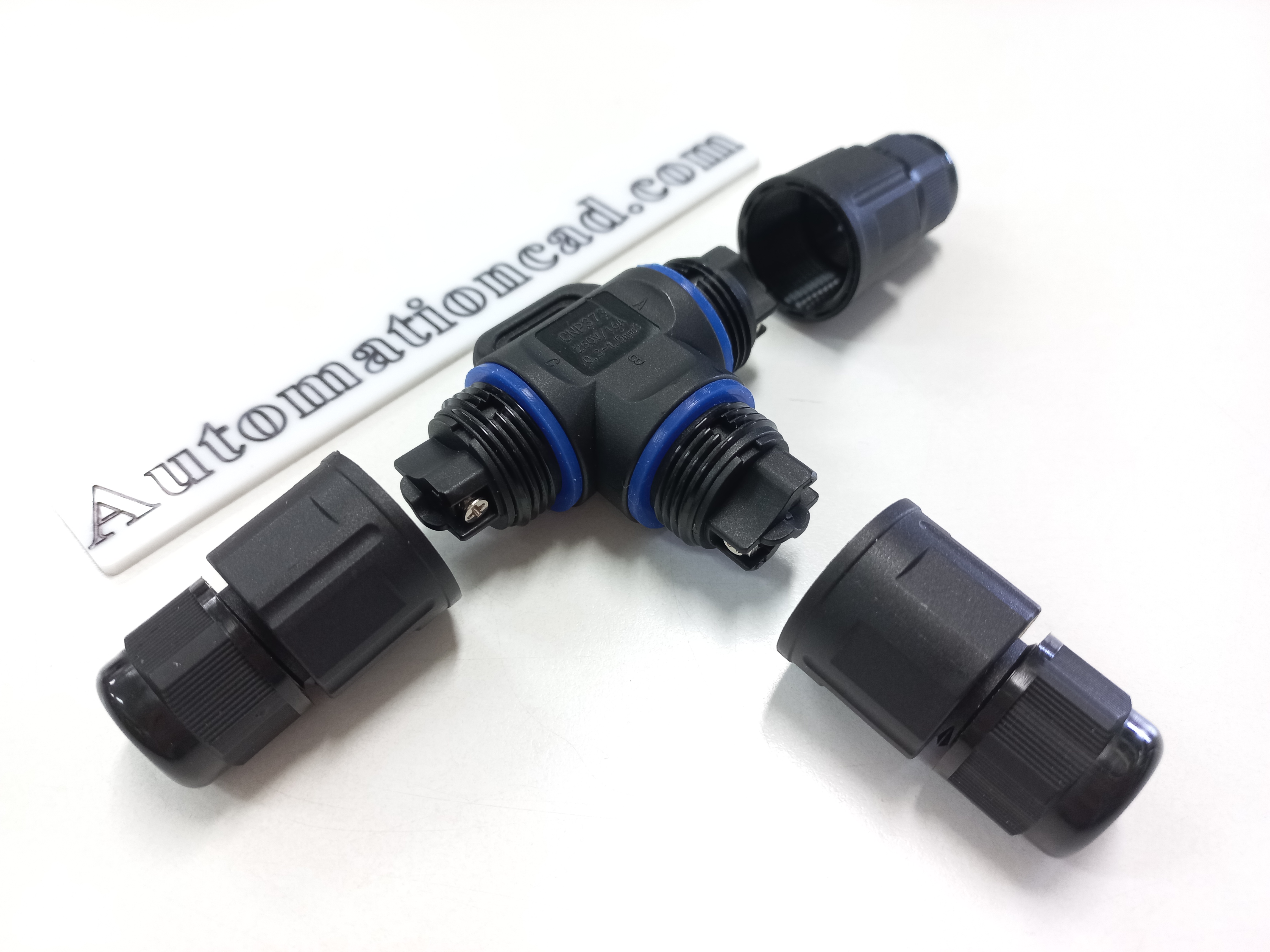 ข้อต่อสายไฟกันน้ำ แบบตัว T ใช้กับสายไฟ ขนาด 0.3 ถึง 1.5 mm² 2 เส้น แบบขันน็อต