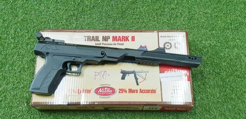 ปืนอัดลมสั้นระบบหักลำ ปืนอัดลมBenjamin ปืนอัดลมเบอร์1 Benjamin Trail NP Mark II .177cal. Air Pistol ปืนอัดลมเบอร์1 ✔Gun Weight น้ำหนัก 3.44 ✔Overall Length ความยาว 16" ✔Rail รางจับกล้อง 11mm dovetail ✔Mechanism Gas piston 