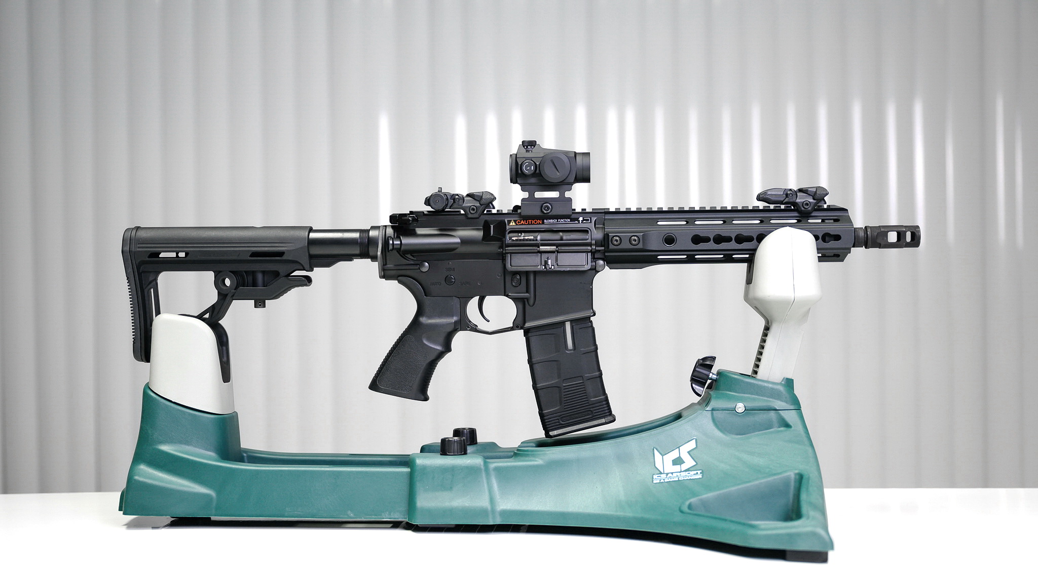 New. Red Dot Maverick Gen II 1x22 - Vector Optics วัสดุ แข็งแรงทนทาน ต่อทุกสภาพอากาศ กันละอองน้ำได้ในระดับหนึ่ง รูปร่างกระทัดรัด ทนแรงรีคอยน์ได้ดี เป้าเล็ง 3MOA หน้าเลนส์ 22mm เป้าเล็งสามารถปรับความสว่างของเป้าได้ 11ระดับ ใช้ถ่าน CR2032 1ก้อน ขอล๊อคปลดไวต