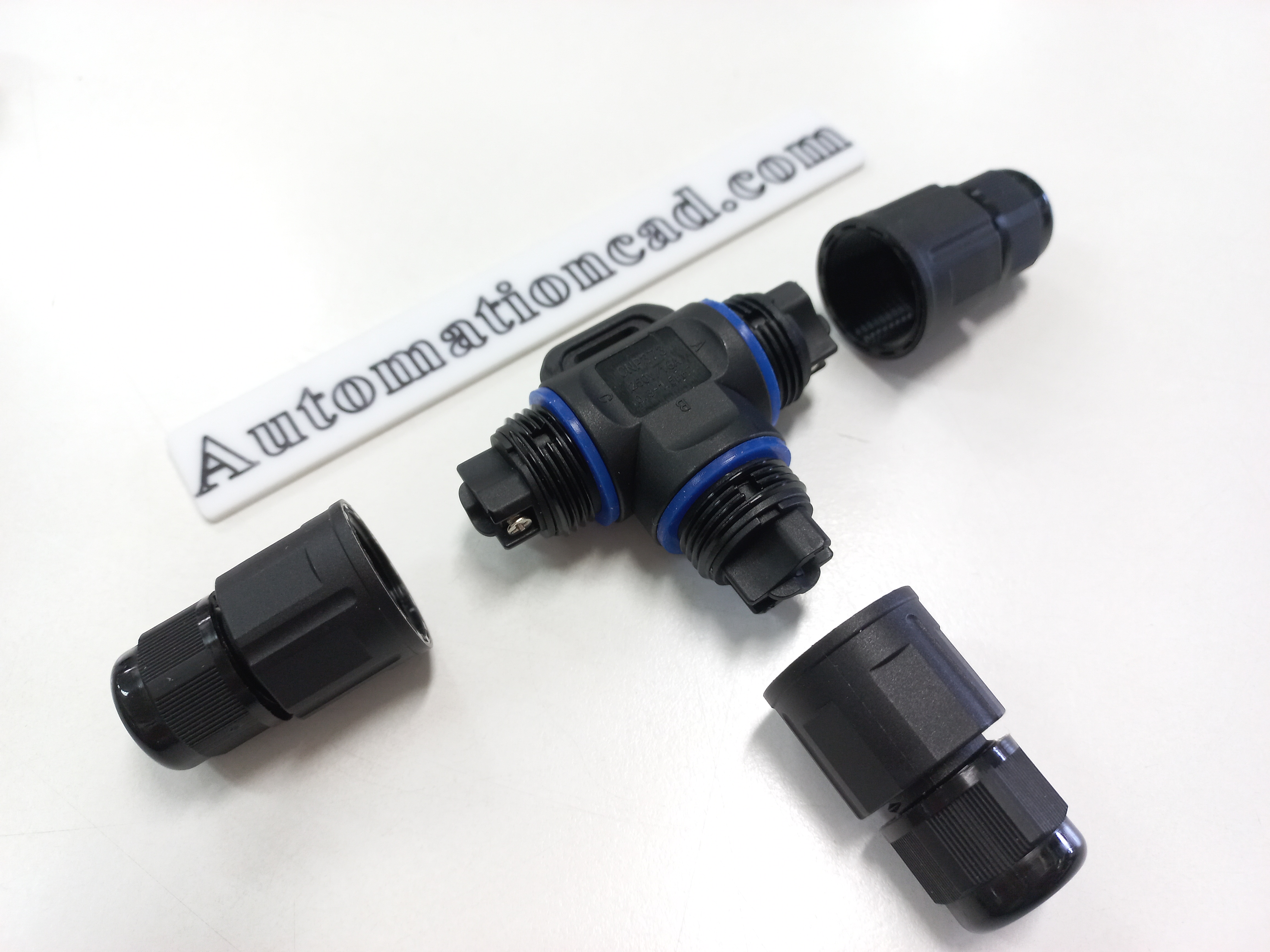 ข้อต่อสายไฟกันน้ำ แบบตัว T ใช้กับสายไฟ ขนาด 0.3 ถึง 1.5 mm² 2 เส้น แบบขันน็อต