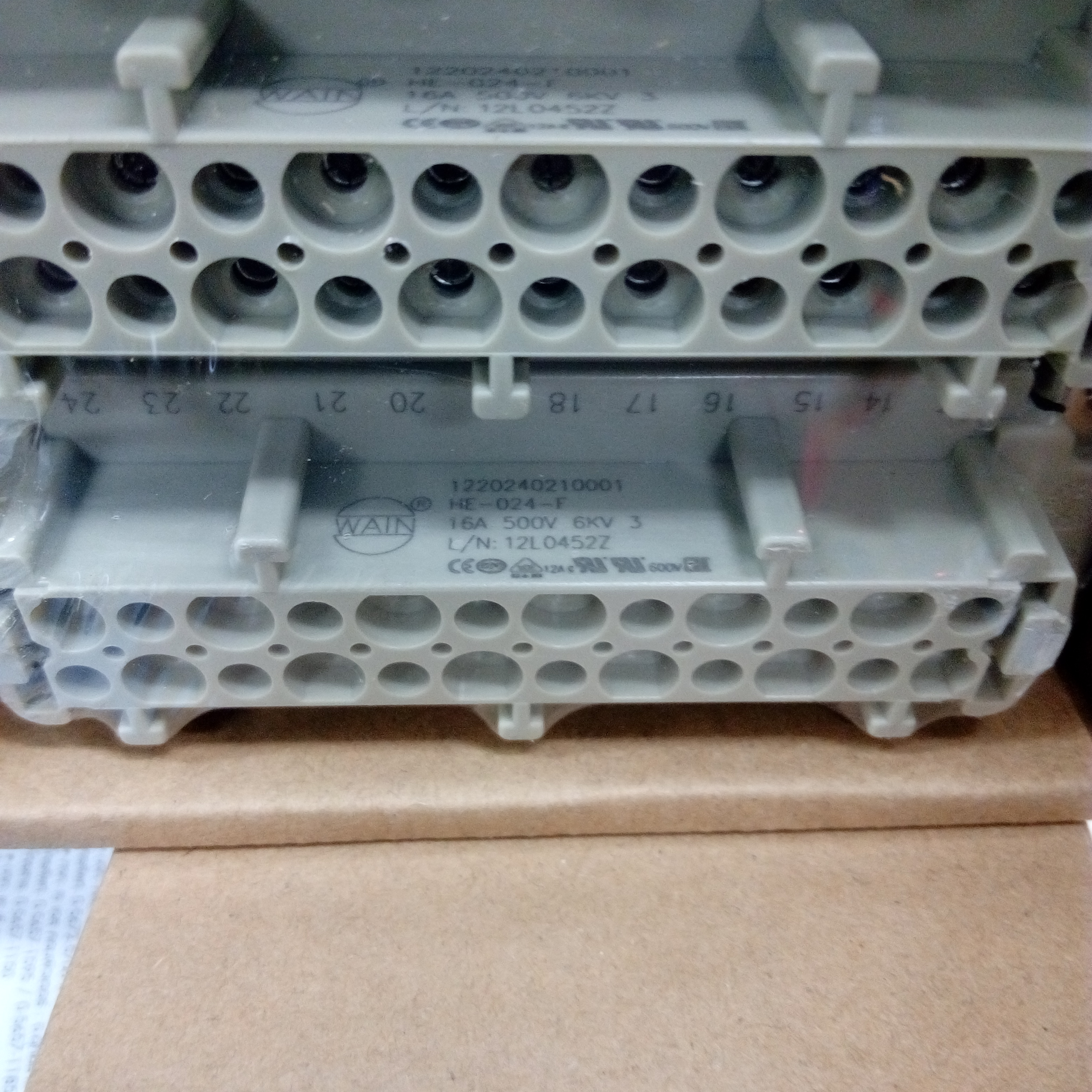 WAIN Insert Female ตัวเมีย 24P ไส้แกนใน CONNECTOR ปลั๊ก สัญญาณ อุตสาหกรรม