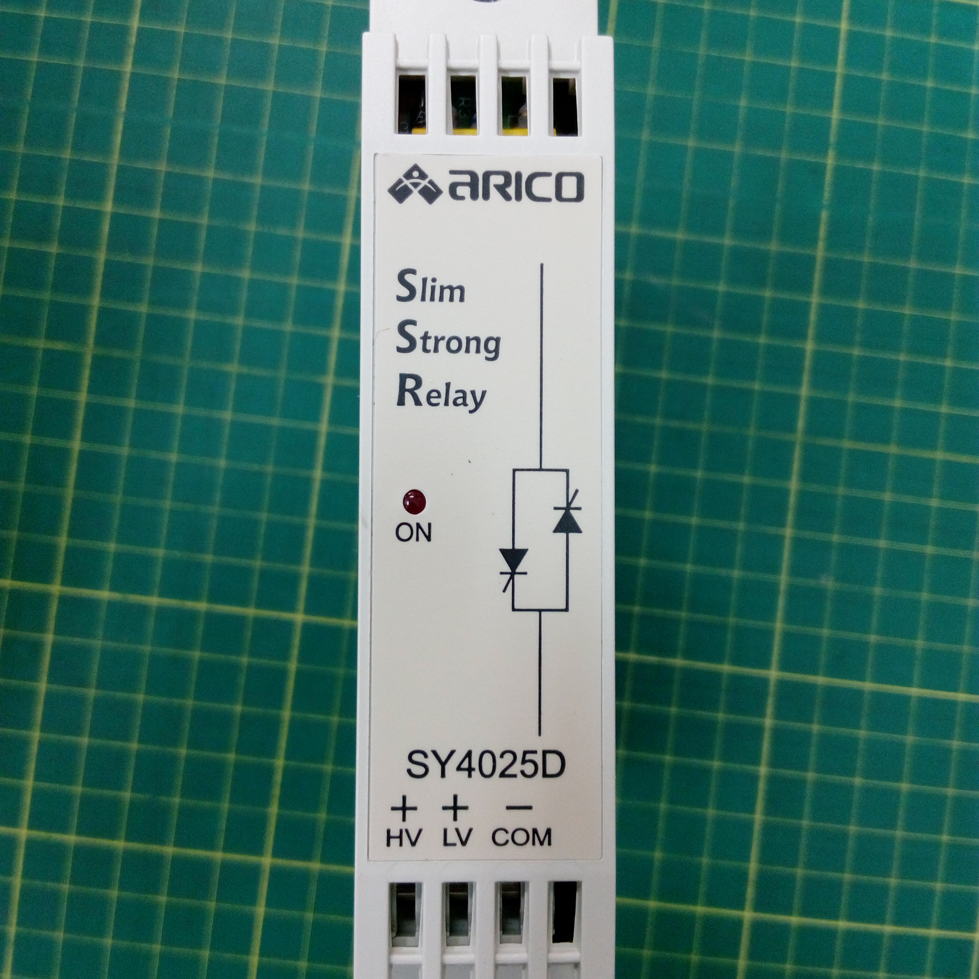 โซลิดสเตต SOLID STATE RELAY ARICO SY4025D ทนกระแส 25A 380V