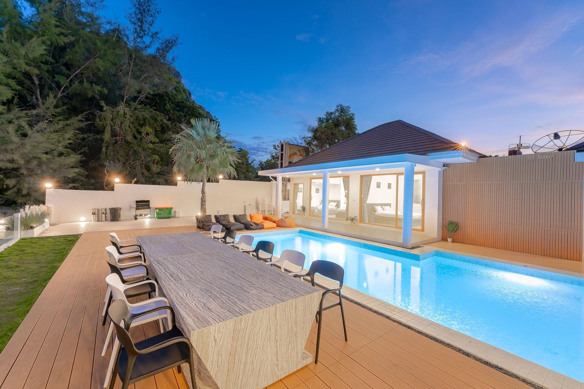 HR15057 บ้านพักติดทะเล The Rocca Beach Villa Pranburi