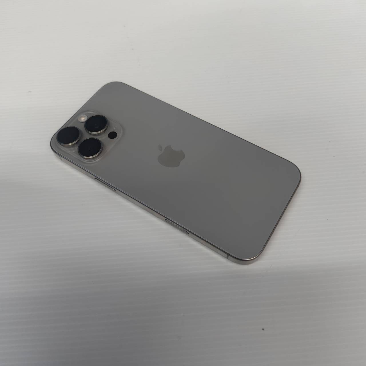 IPHONE 16 Pro Max 512 GB สุขภาพแบตเตอรี่ 94% สภาพเครื่อง 99%