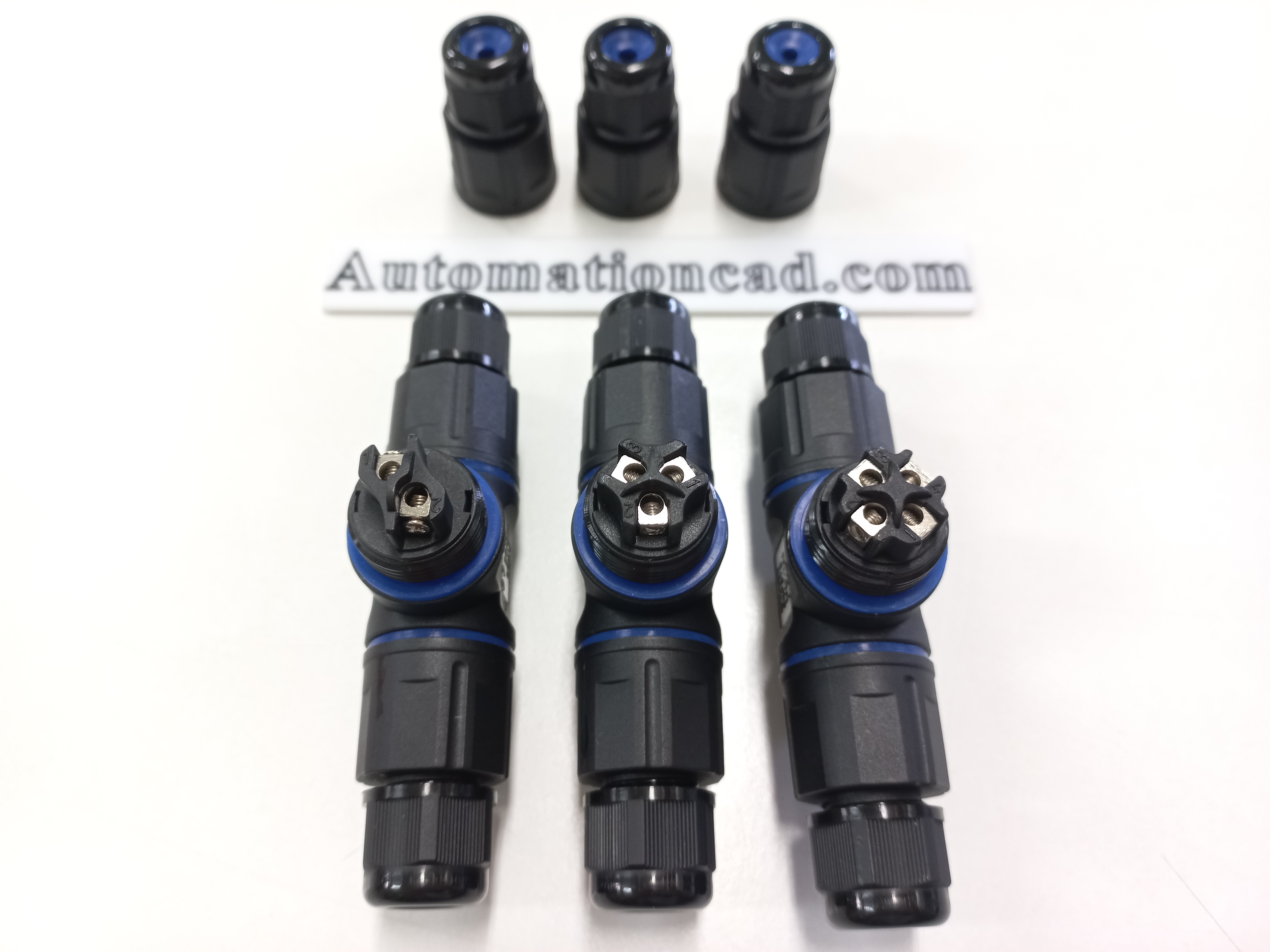 ข้อต่อสายไฟกันน้ำ แบบตัว T ใช้กับสายไฟฟ้า ขนาด 0.3 ถึง 1.5 mm² 3 เส้น แบบขันน็อต