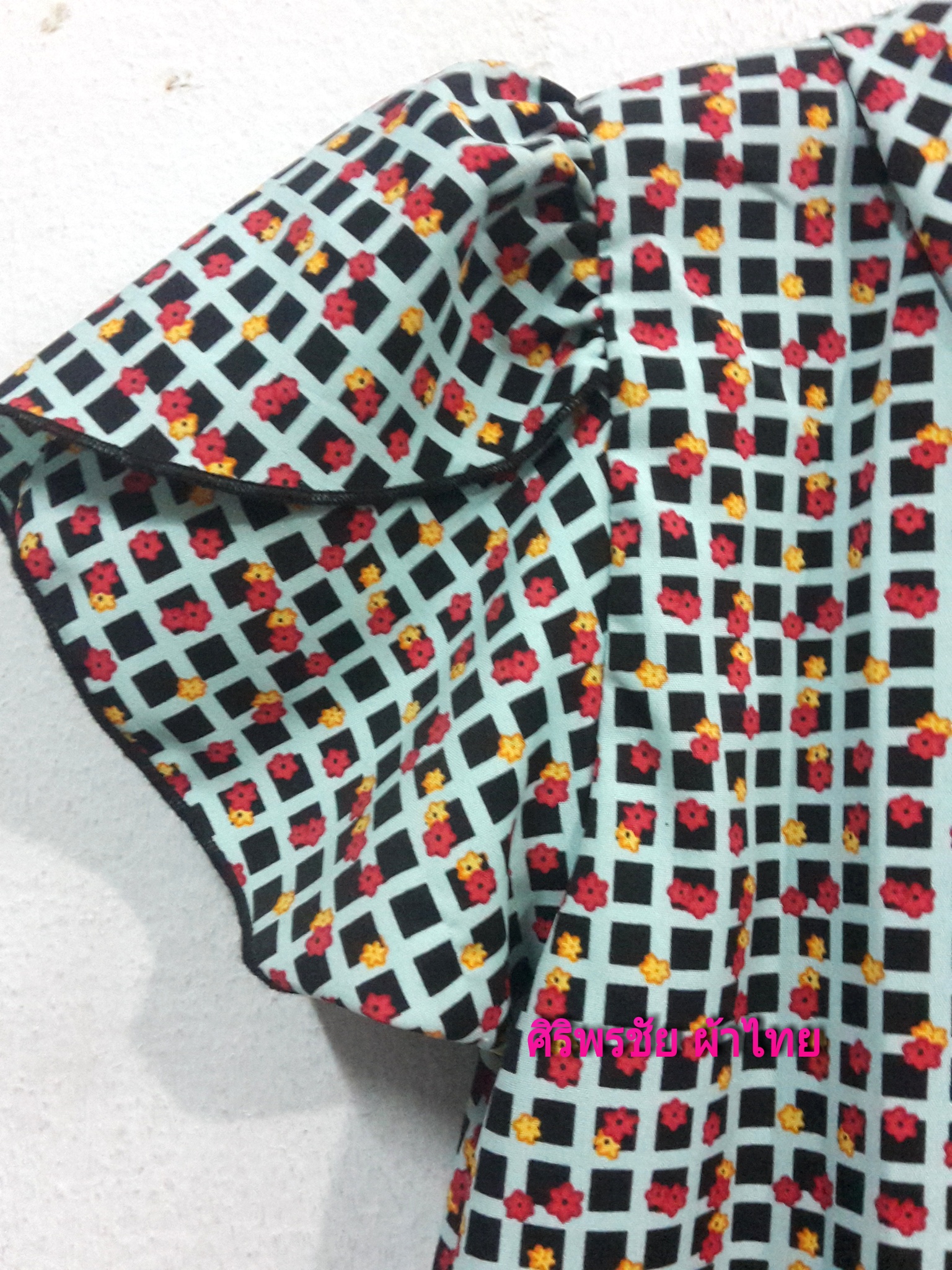 เสื้อผ้าหางกระรอกทอลายสไตน์เกาหลี เสื้อทำงานชีฟองทอลายดอก เสื้อชีฟองแต่งเกล็ดสีดำ เสื้อทำงานเกาหลี เสื้อสมัครงาน ชุดสมัครงาน เสื้อใส่กับผ้าถุง เสื้อใส่กับผ้าซิ่น