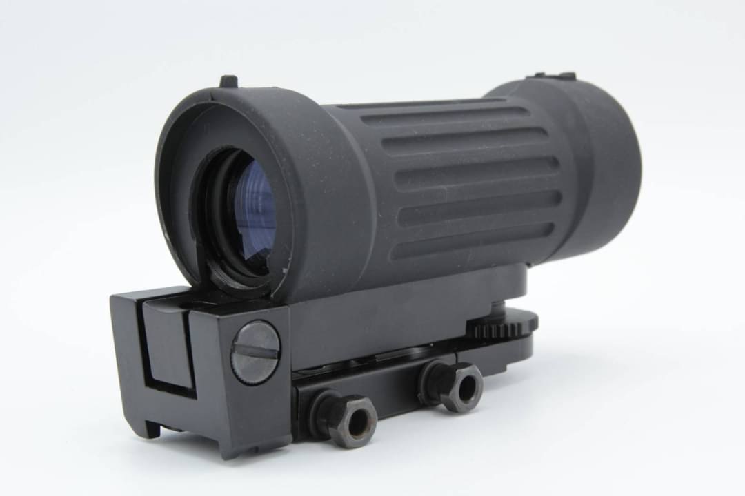 ดอท 4*30 Elcan (4*30 Tactical Elcan Type Optical Sight Rifle Scope) คุณสมบัติ : ตัวดอทกำลังขยาย4เท่าตายตัว ตัวเป้าทรงบวก อุปกรณ์ภายในกล่อง : ตัวดอท ผ้าเช็ดเลนส์