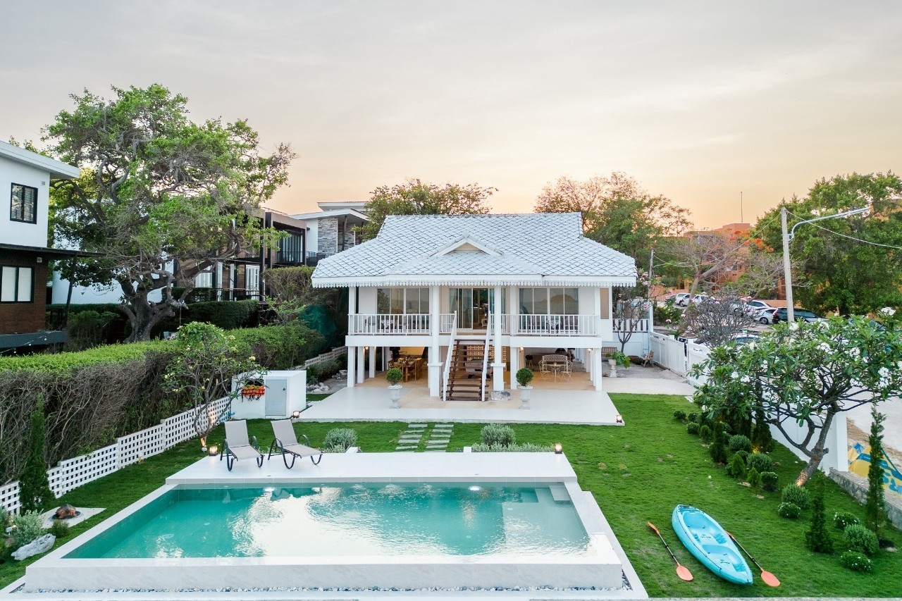 HR15076 บ้านพักติดทะเลหัวหิน The Luxe Beach Villa