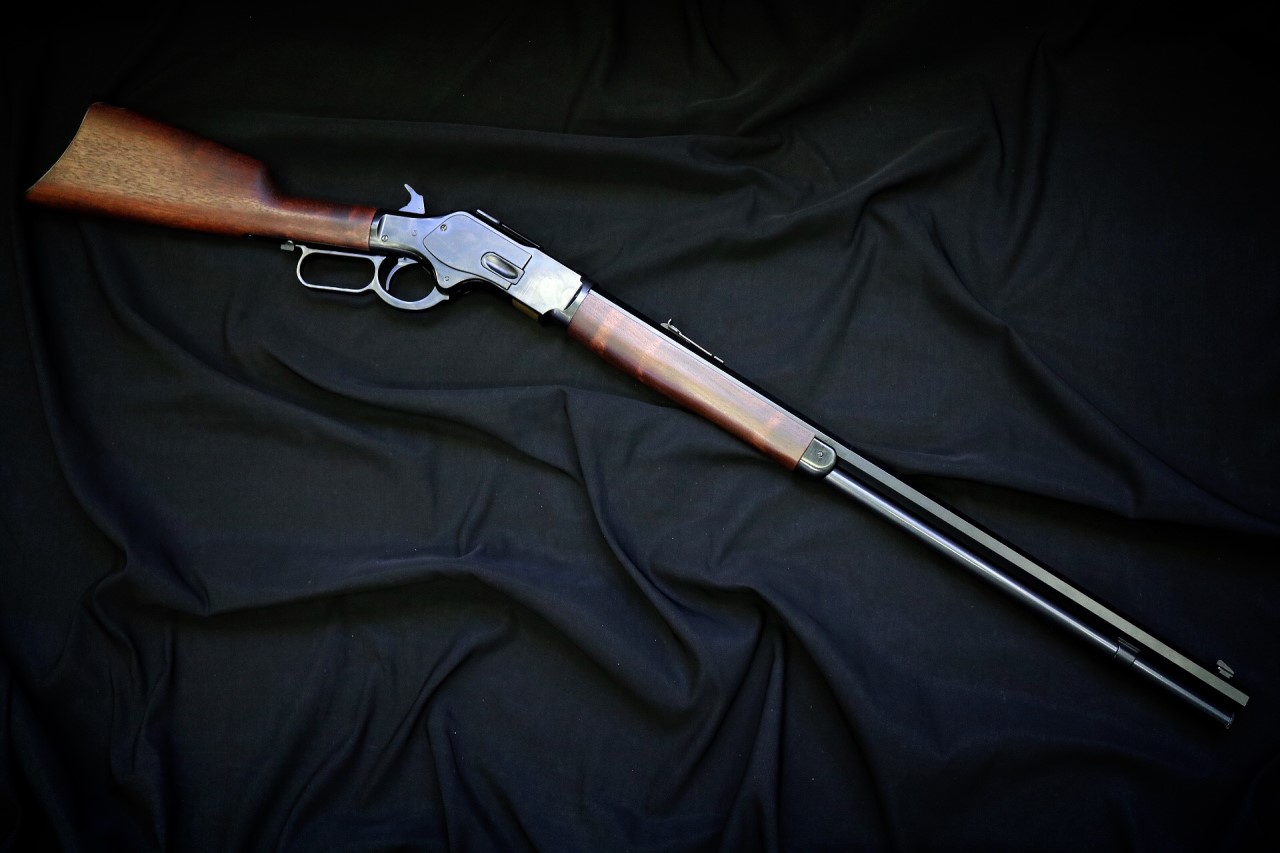 KTW Winchester M1873 Rifle (สปริง) Product Brand: KTW Product Code:KTW-4571383520233 Hop-Up:FIXED Weight:2,650 g Length:1,100 mm Capacity:37 rds Power:330 fps (1.0 Joules) Power Source: Blowback:YES Shooting Mode:Semi Auto