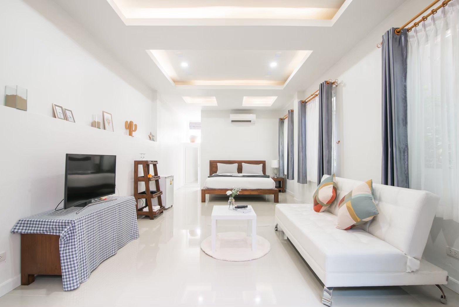 HR15045 บ้านพักติดทะเล The Moon Beach Villa