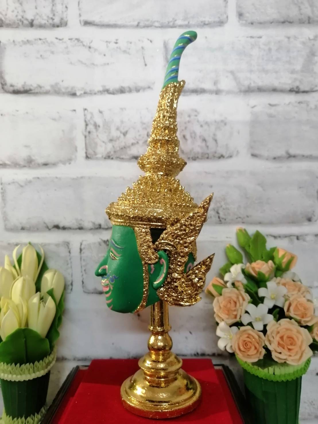 พระอินทร์ ขนาดกลาง เรซิ่นปิดทอง พร้อมฐานปิดทอง