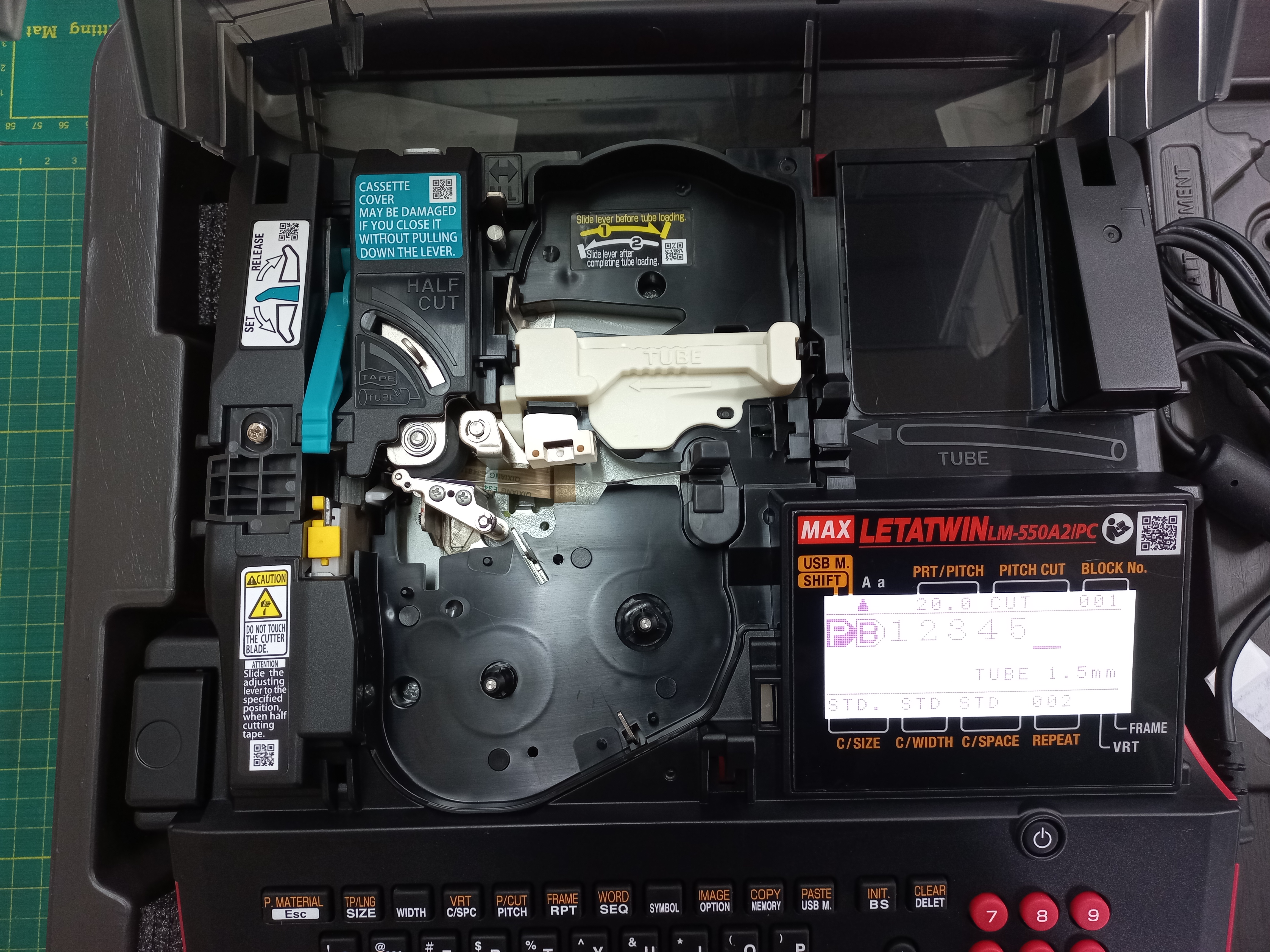 เครื่องพิมพ์ปลอกสายไฟ MAX LM-550A2/PC LETATWIN พิมพ์ผ่านแป้นพิมพ์ / ต่อ Computer ก็ได้