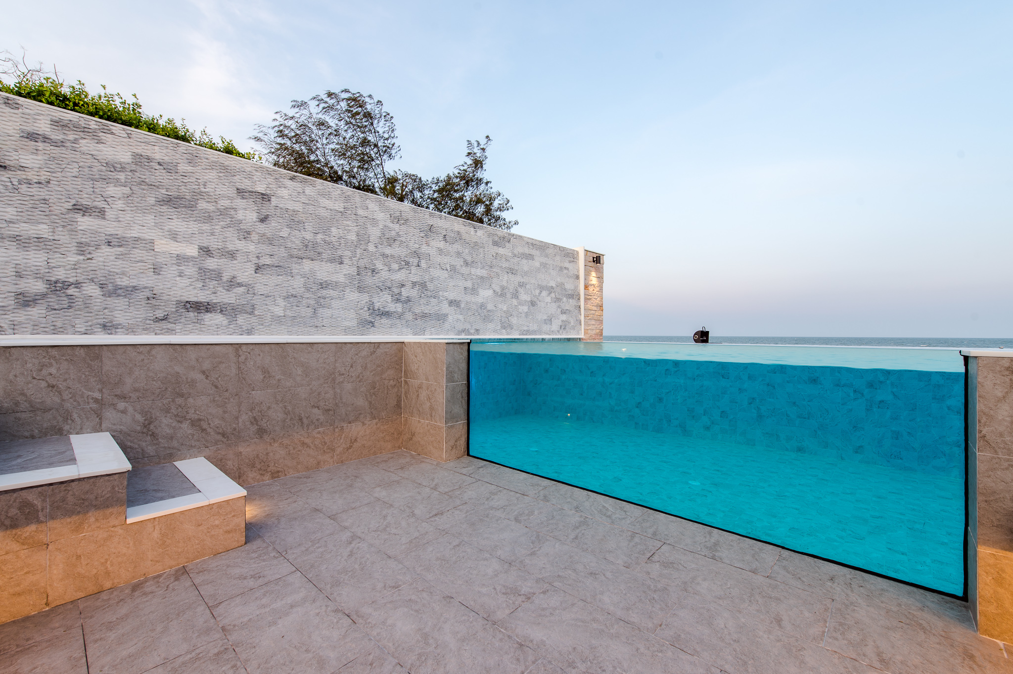 HR15066 บ้านพักติดทะเลหัวหิน The Casa Rocca Beach Villa HuaHin