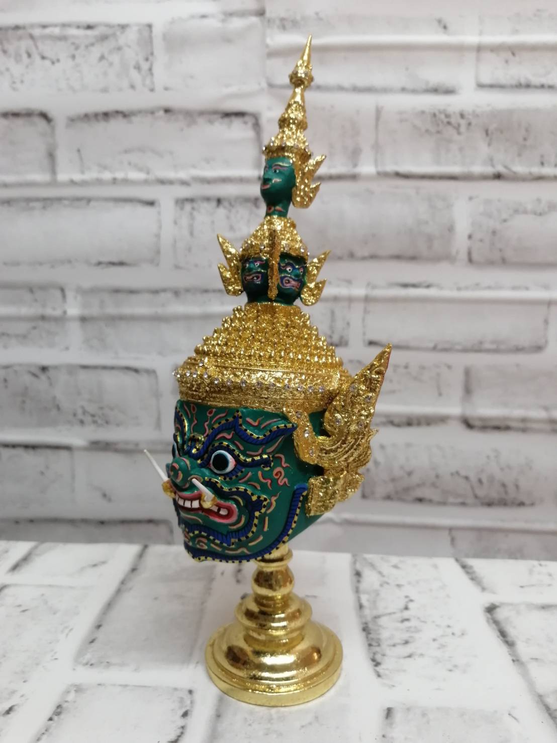 ทศกัณฐ์ ขนาดกลาง เกรดพรีเมี่ยมประดับเพชร พร้อมฐานปิดทอง