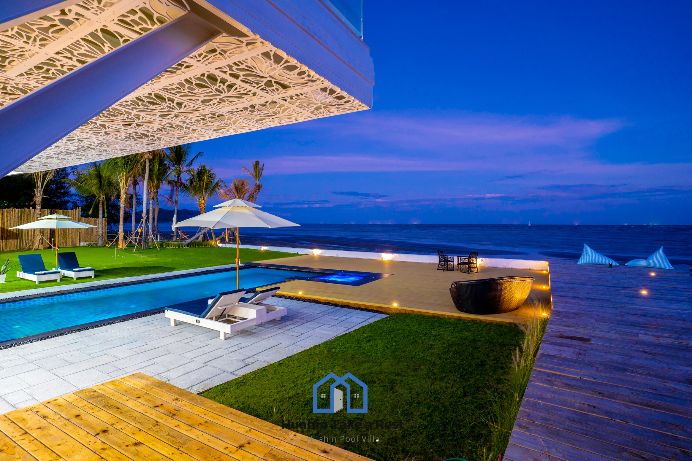 HR15051 บ้านพักติดทะเล The Colonial Beach สามร้อยยอด