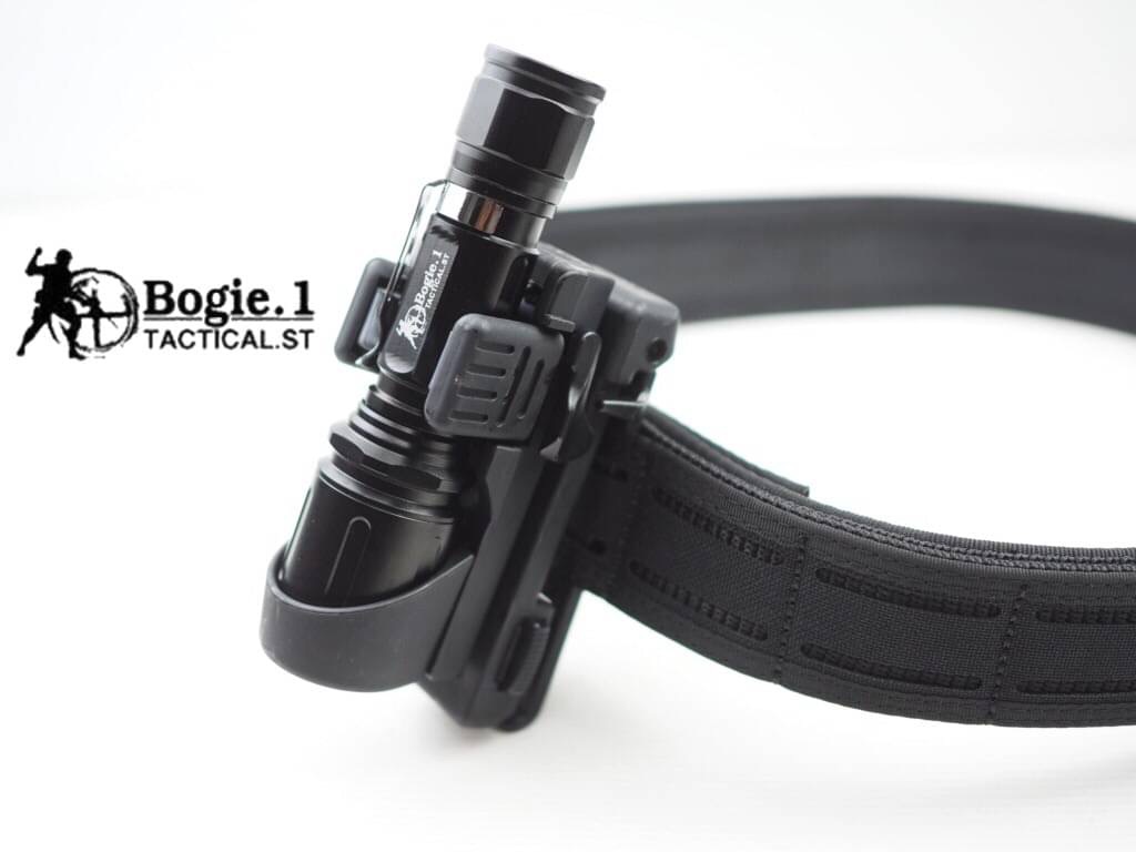 New. Bogie1 ซองไฟฉายโพลิเมอร์ รุ่น Lock 360 มีตัวล็อก แน่นกริ๊บ ไฟฉายไม่ร่วงหล่น หมุนปรับระดับได้ 360 องศา ร้อยเข็มขัดได้ทุกขนาด (ปรับขนาดได้) ร้อยกระเป๋า / ติดเสื้อเกราะ ได้