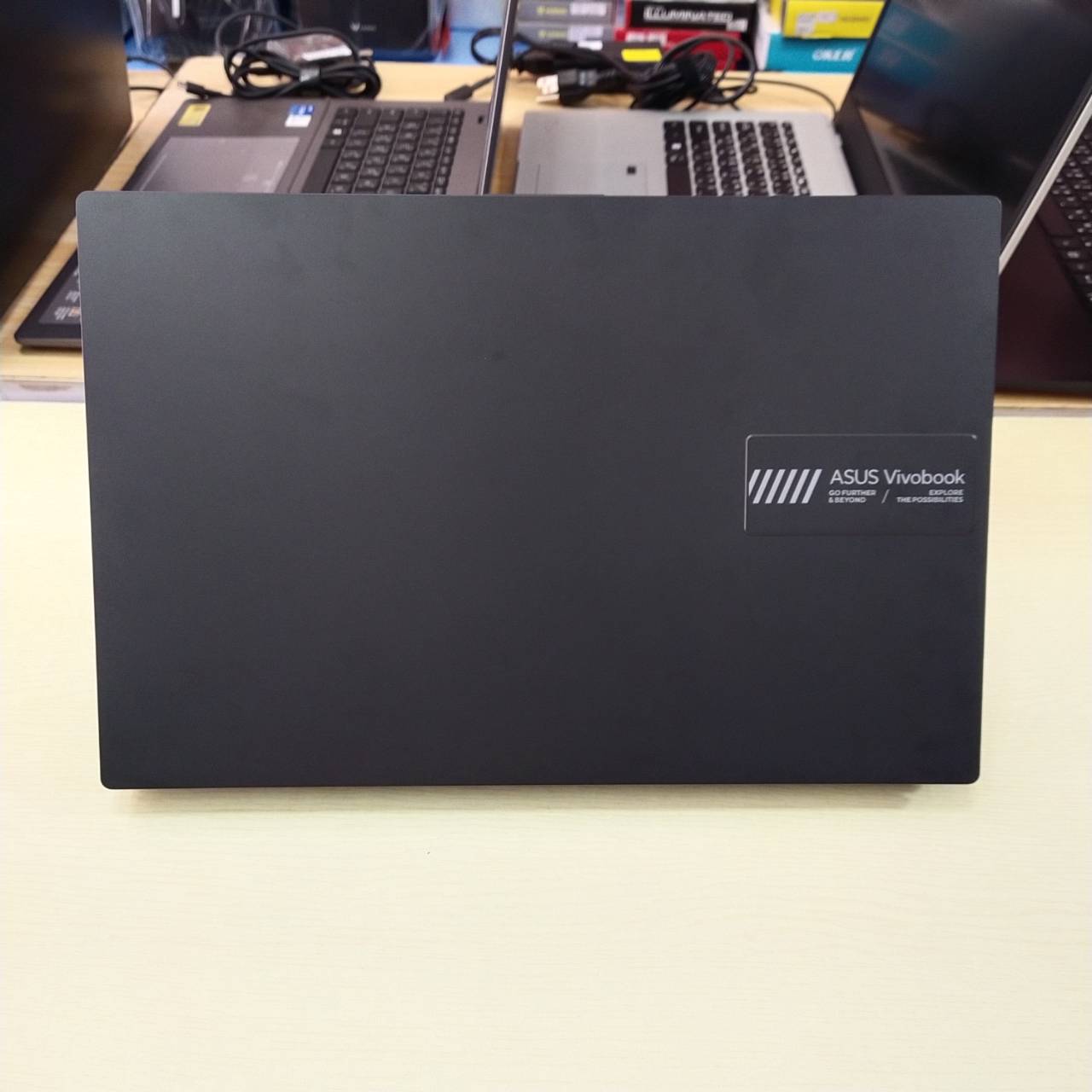 ASUS VIVOBOOK 14 M1404FA-NK552WS สภาพเครื่อง 90% ติดฟิล์มกันรอยหน้าจอแล้ว(ประกัน J.I.B. 13/11/2025)