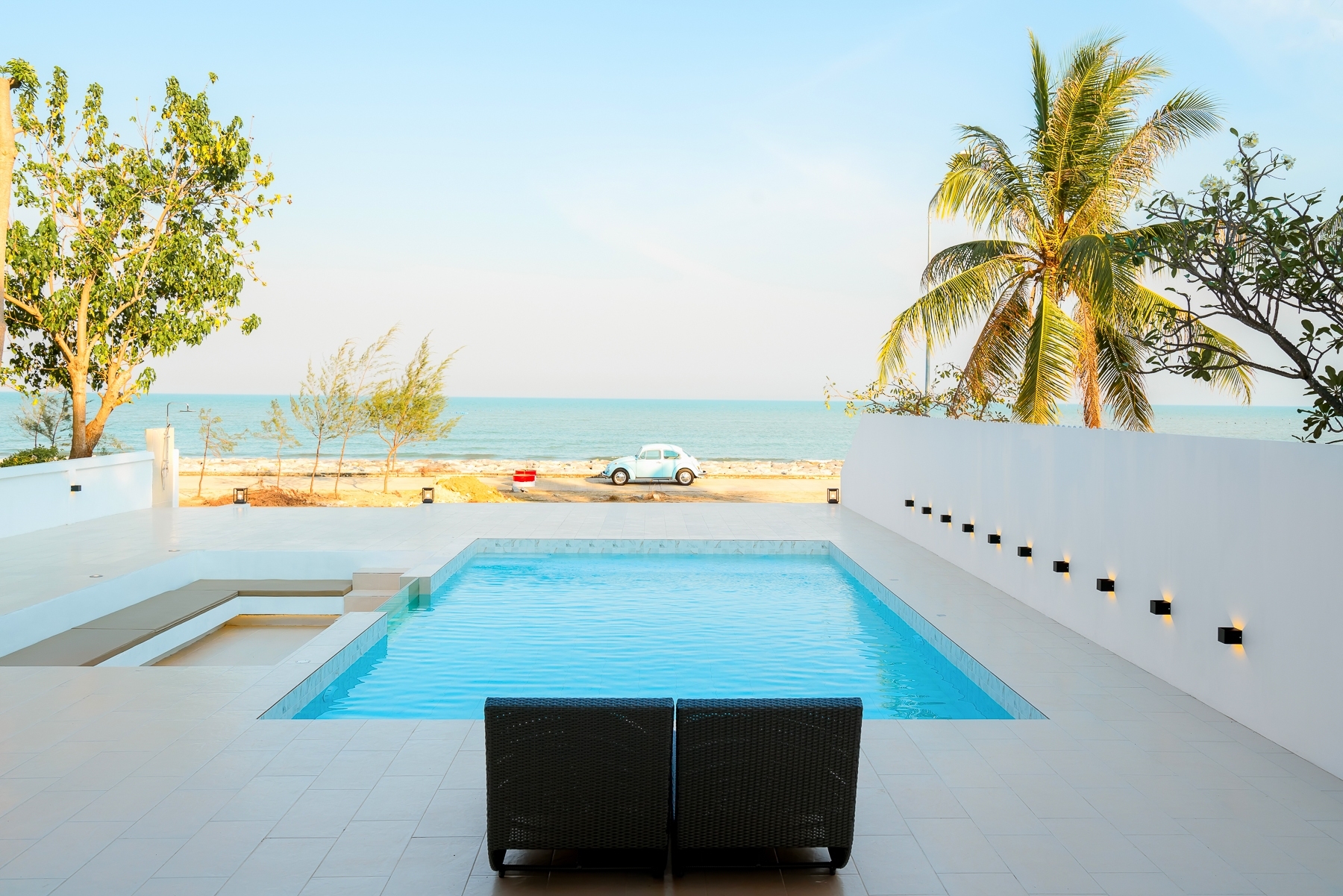 HR15070 บ้านพักติดทะเล The Gina Beach Villa Pranburi