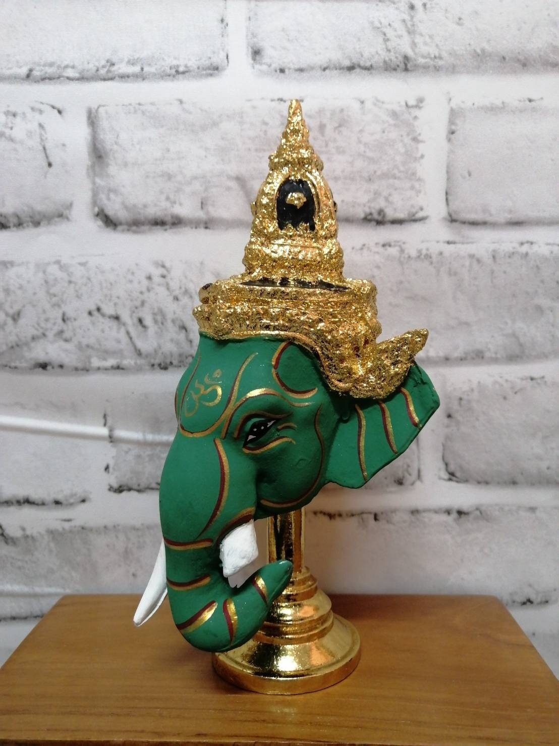 พระพิฆเนศ ขนาดกลาง 4 นิ้ว พร้อมฐานทอง (เรซิ่น)