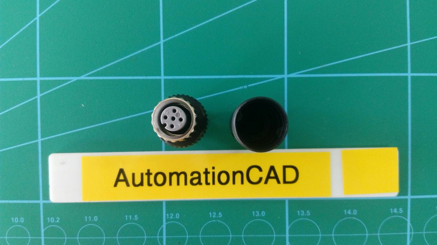 หัวคอนเนคเตอร์ M12 Connector OMRON แบบตรง ตัวเมีย 4 Pins XS2C-D4S1