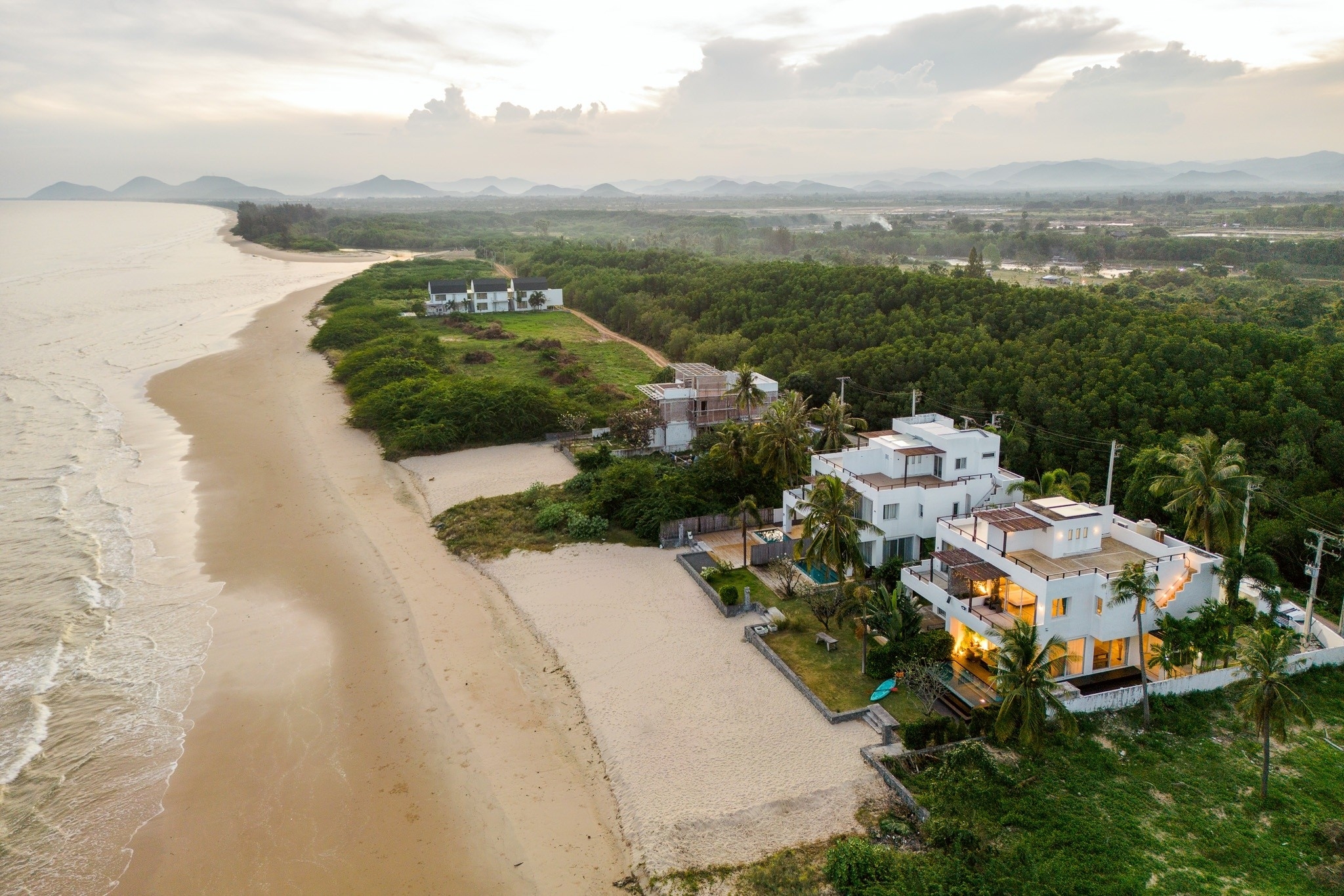 HR15088 บ้านพักติดทะเล S Beach pool villa Kuiburi