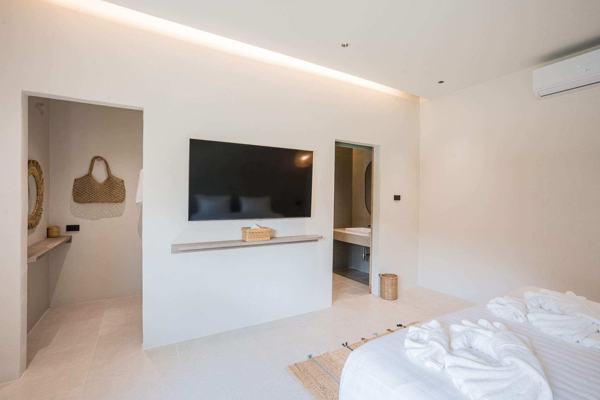 HR15083 บ้านพักติดทะเลหัวหิน The Rest Beachfront Hua Hin Pool Villa