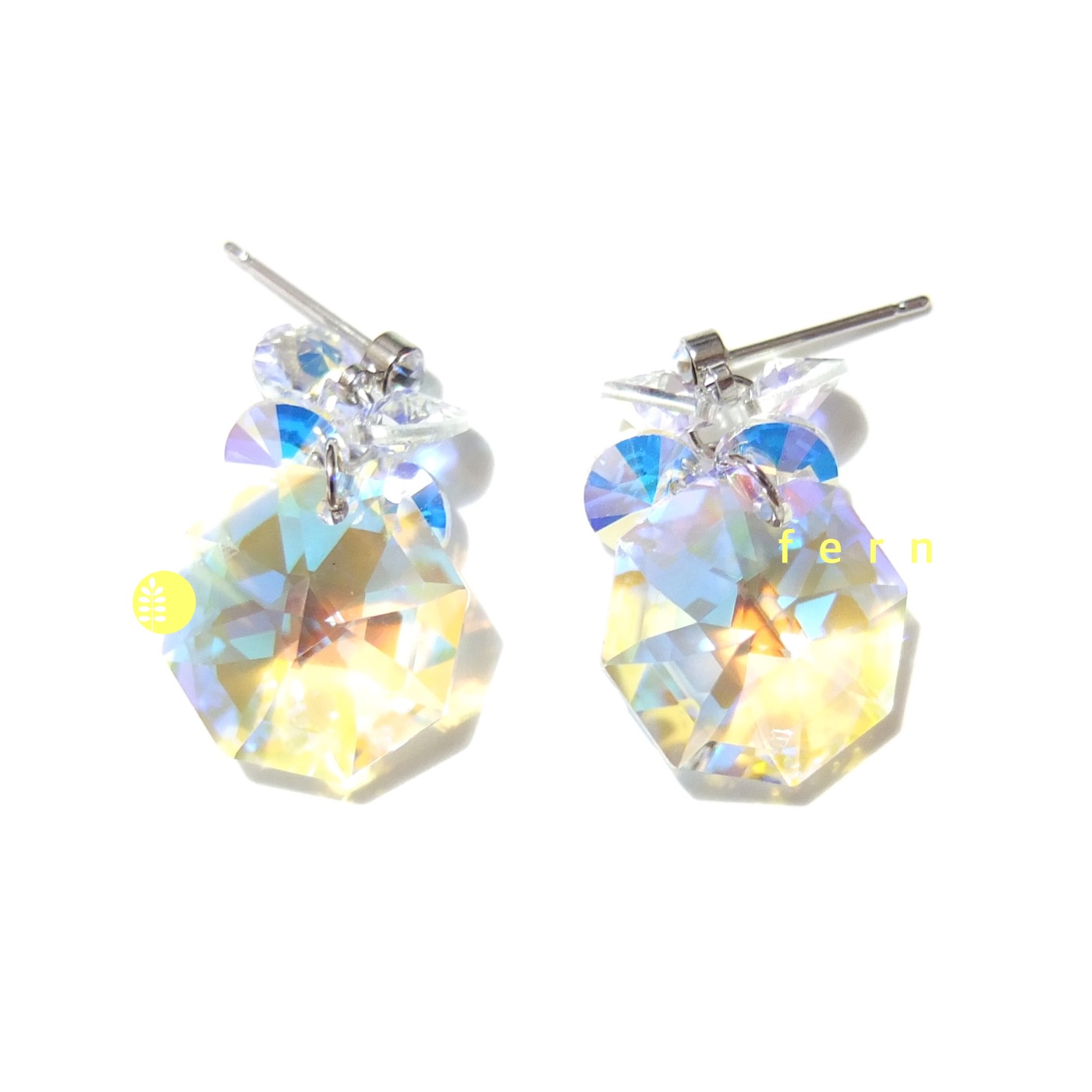 ต่างหูคริสตัลสีเหลืองเหลือบฟ้า swarovski ใสวิ้ง น่ารักๆ ตุ้งติ้งขนาดเล็ก สินค้าน่ารัก ราคาเกินคุ้ม ขนาด 1.5 x 2.7 cm Made in Korea