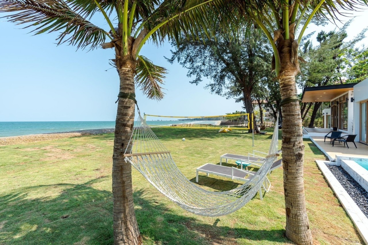 HR15080 The Bristol Beach Huahin Pool villa
