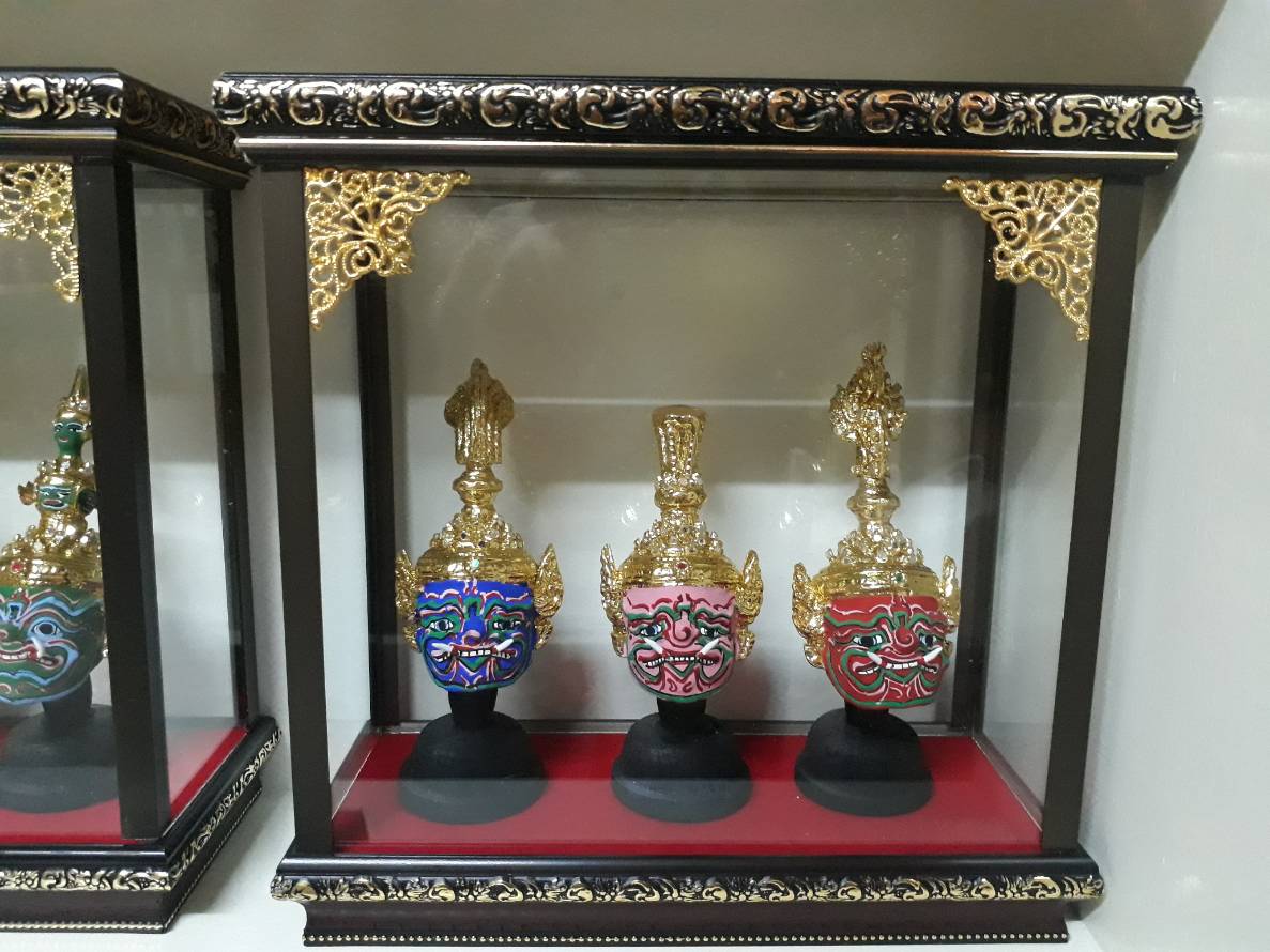 หัวโขนจิ๋ว เซ็ท 3 หัว พร้อมตู้โชว์