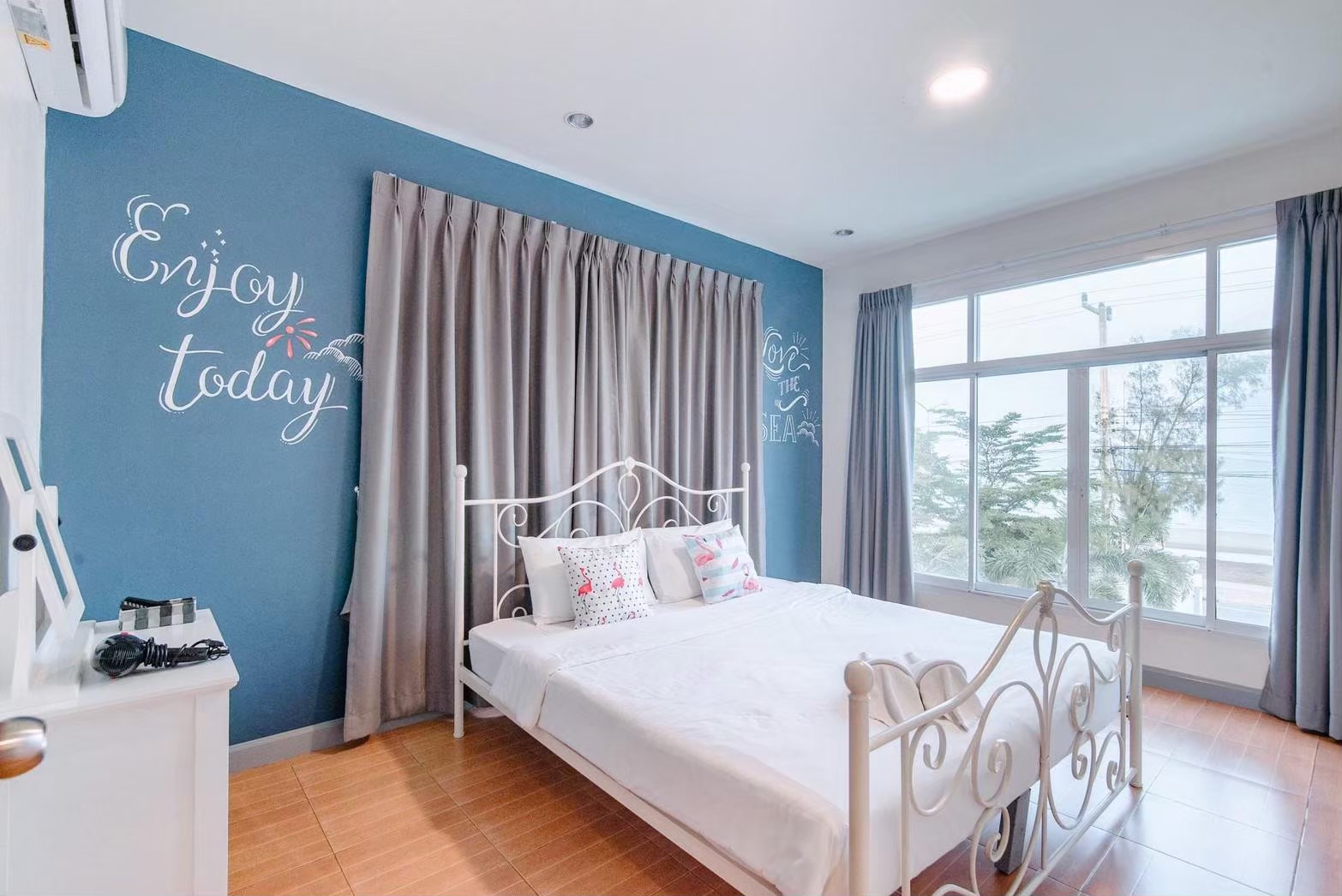 HR15046 บ้านพักติดทะเล The Sandy Beach Villa