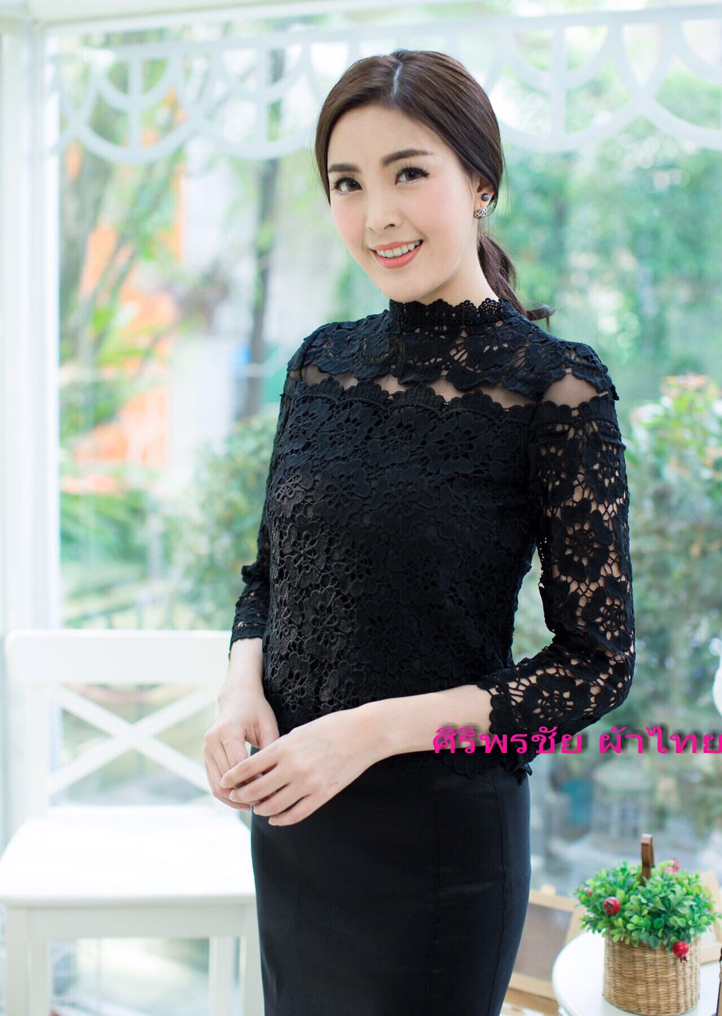เสื้อลูกไม้สไตน์เกาหลีสีดำ เสื้อลูกไม้สีดำสไตน์วัยรุ่น เสื้อสีดำใส่ผ้าซิ่น เสื้อลูกไม้ใส่สีดำกับผ้าถุงสวยๆ เสื้อลูกไม้แขนยาว 5 ส่วนสีดำเสื้อลูกไม้สีดำใส่กับผ้าซิ่น