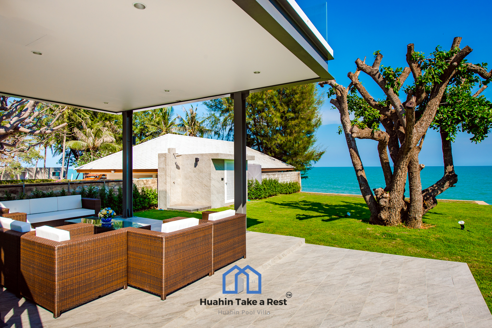HR15039 บ้านพักติดทะเลหัวหิน The Premium Beach Villa Hua Hin