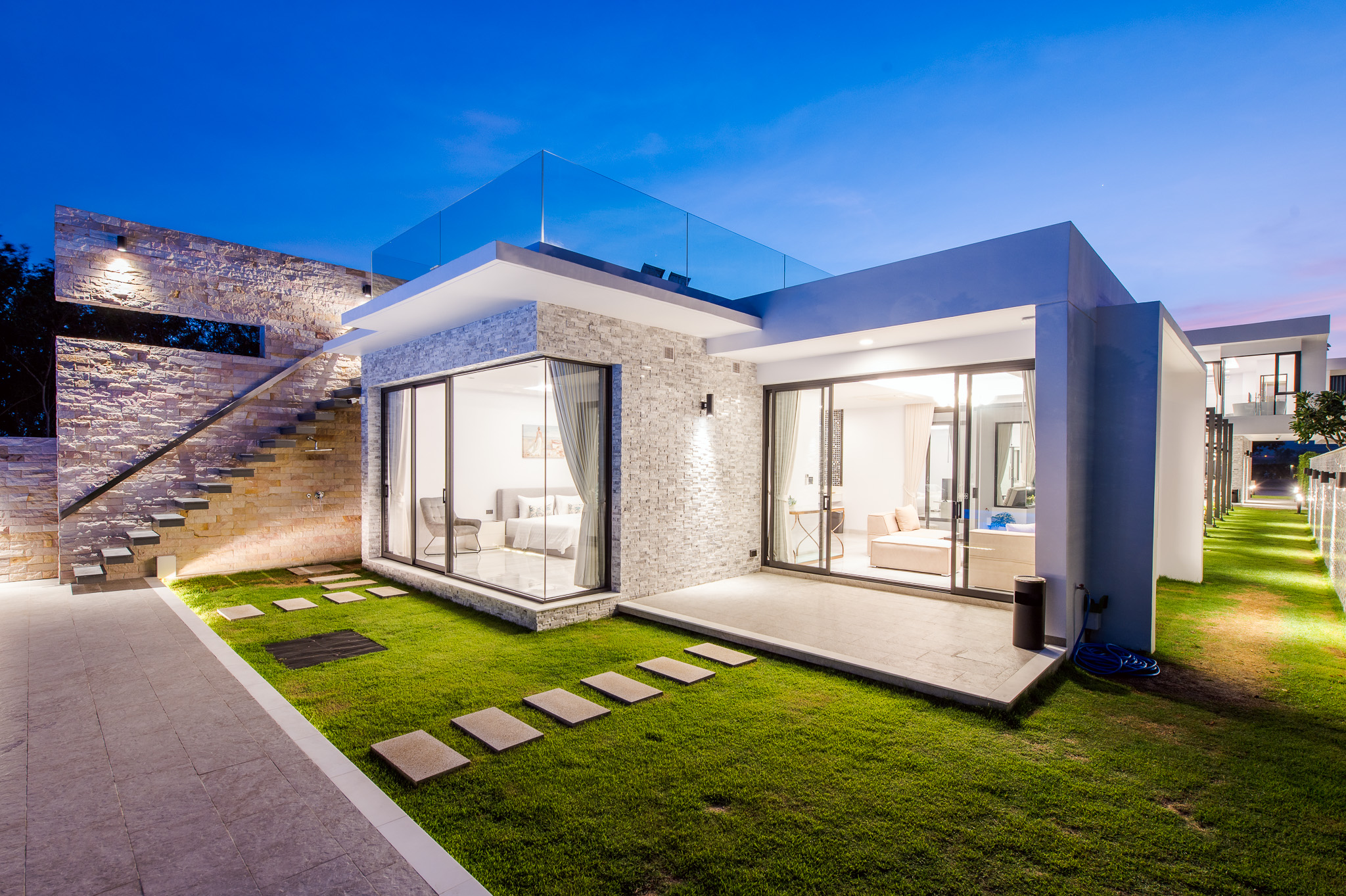 HR15066 บ้านพักติดทะเลหัวหิน The Casa Rocca Beach Villa HuaHin