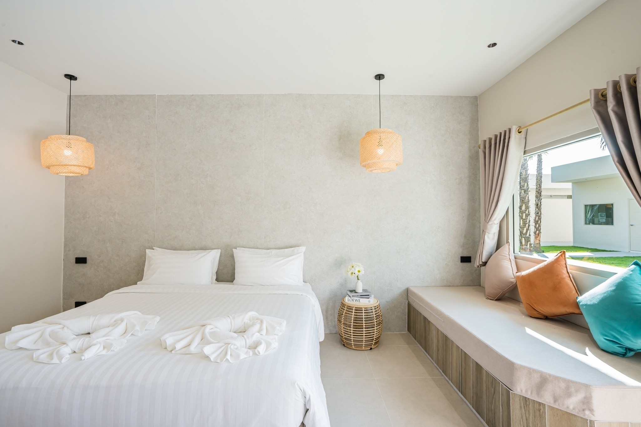 HR15083 บ้านพักติดทะเลหัวหิน The Rest Beachfront Hua Hin Pool Villa