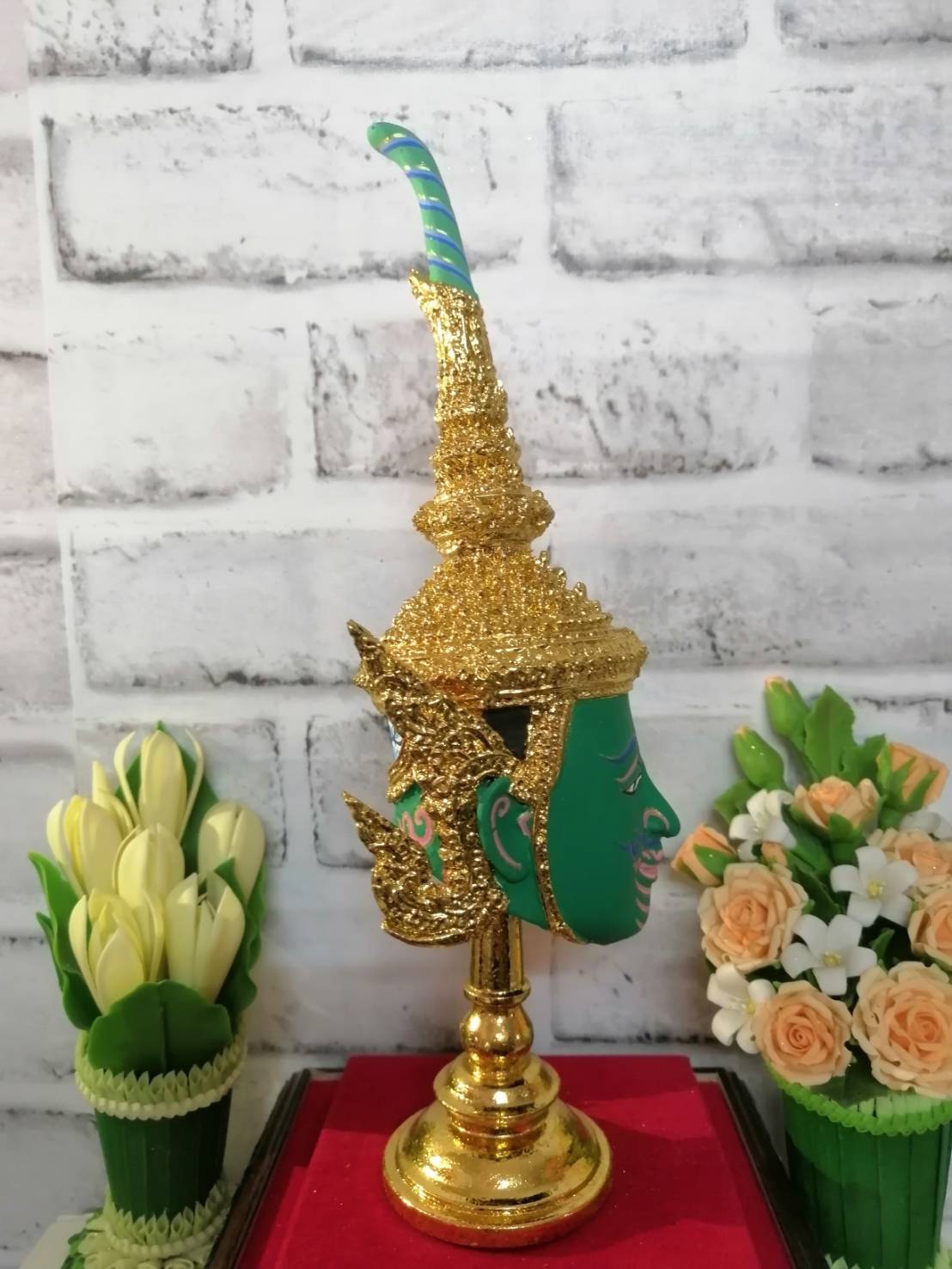 พระอินทร์ ขนาดกลาง เรซิ่นปิดทอง พร้อมฐานปิดทอง