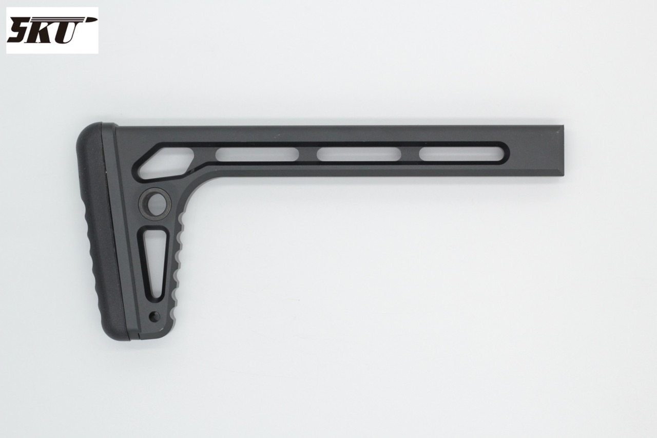 พานท้ายปืนแบบพับได้ ยี่ห้อ 5KU รุ่น Minimalist Folding Stock คุณสมบัติ : #ผลิตจากอลูมิเนียม #น้ำหนักเบา #ทนทาน #ติดตั้งง่าย #มียางรองพานท้าย ช่วยลดแรงรีคอยได้ดีเยี่ยม #สามารถติดตั้งกับปืนที่รองรับพานท้ายแบบระบบ 1913 (แบบจับราง Picatinny) เช่น Sig Sauer MP